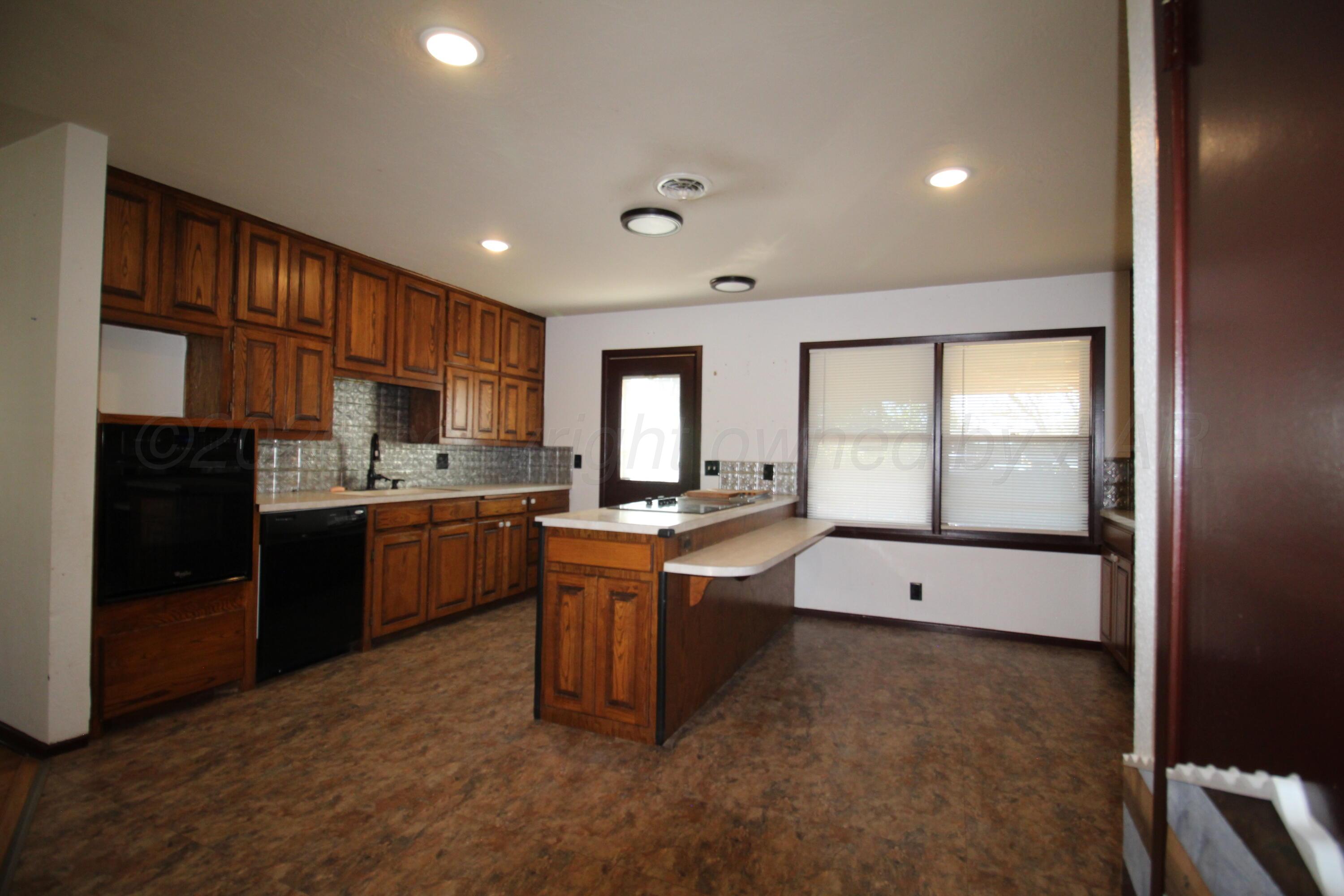 105 Fir Street Property Photo 3
