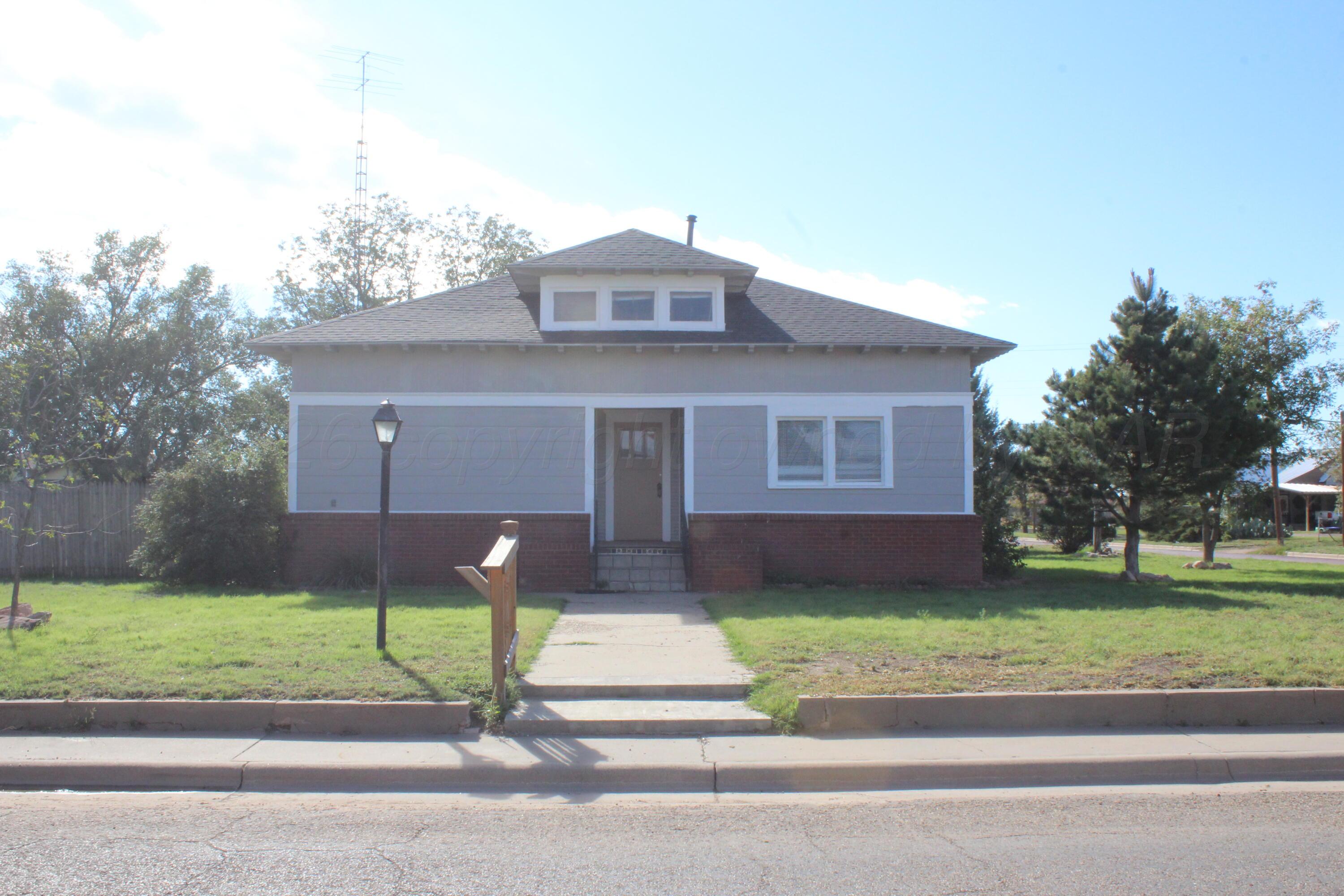 441 N Lee Avenue Property Photo 1
