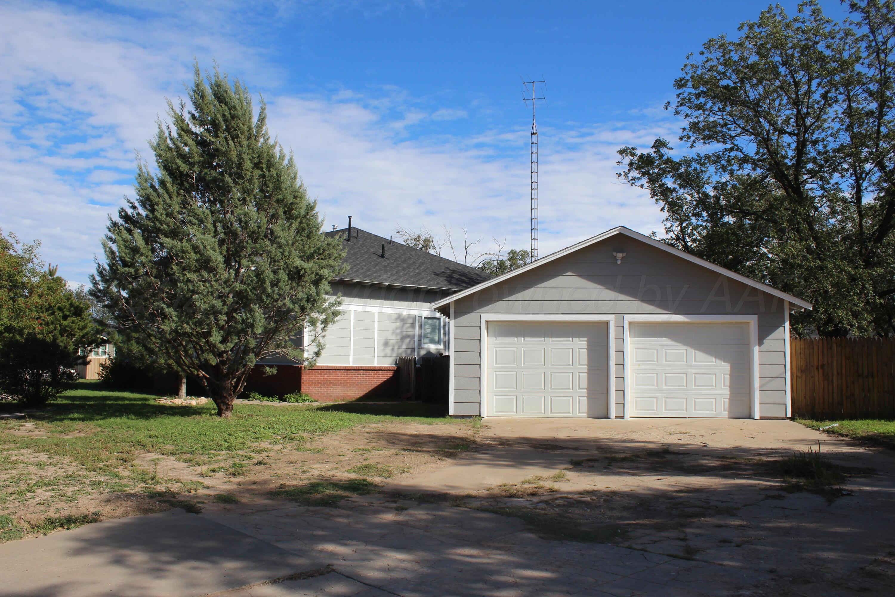 441 N Lee Avenue Property Photo 3