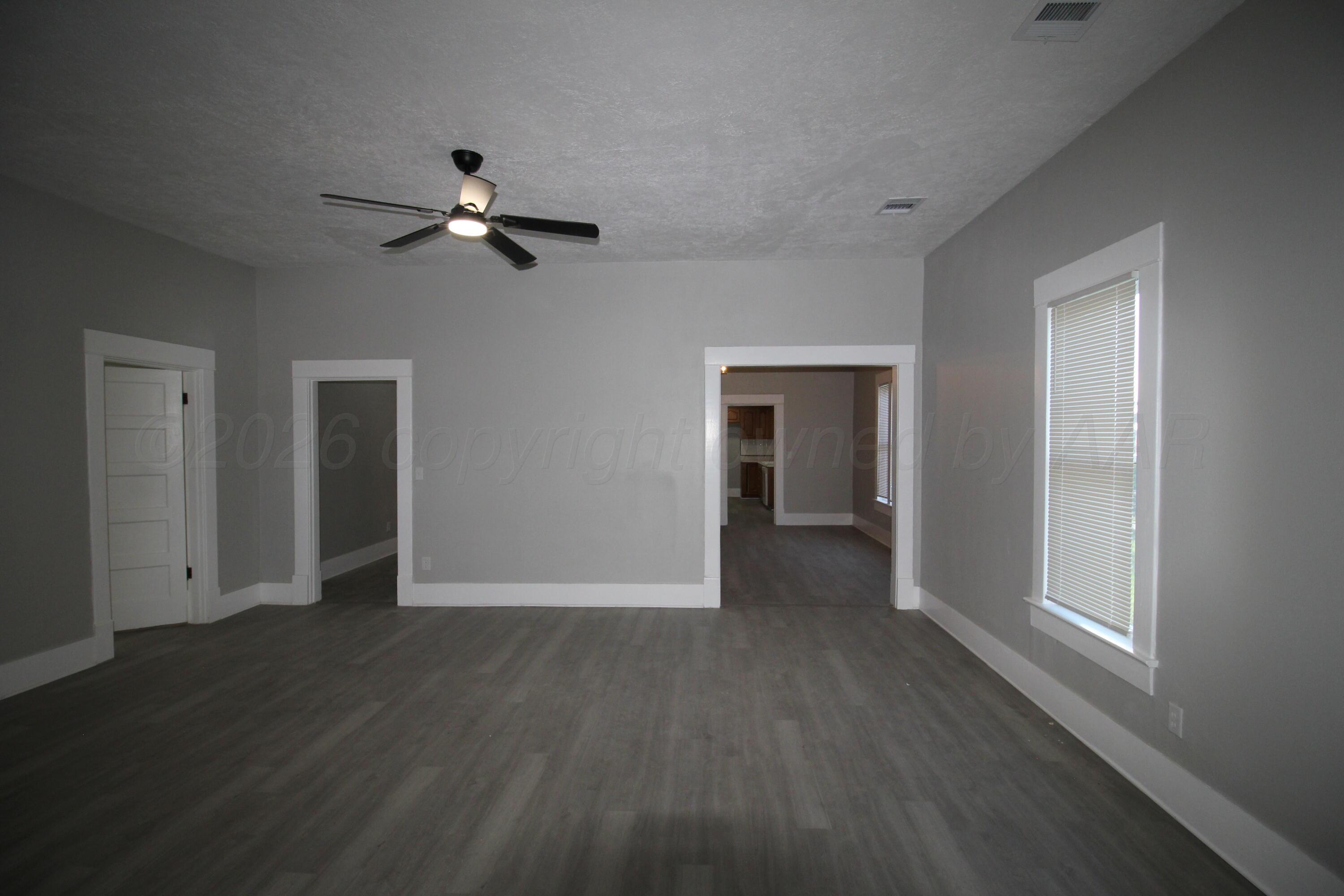 441 N Lee Avenue Property Photo 6