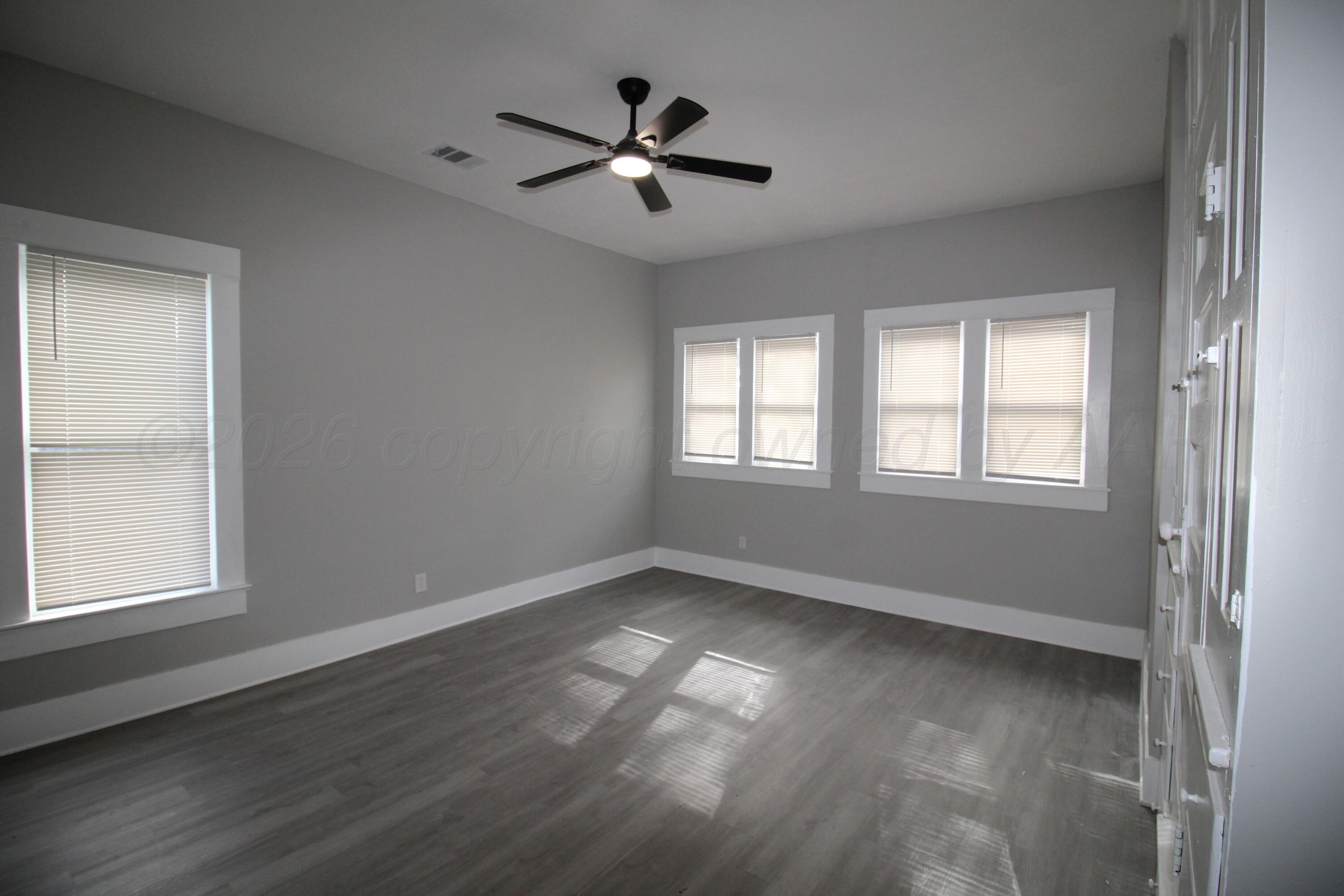 441 N Lee Avenue Property Photo 16