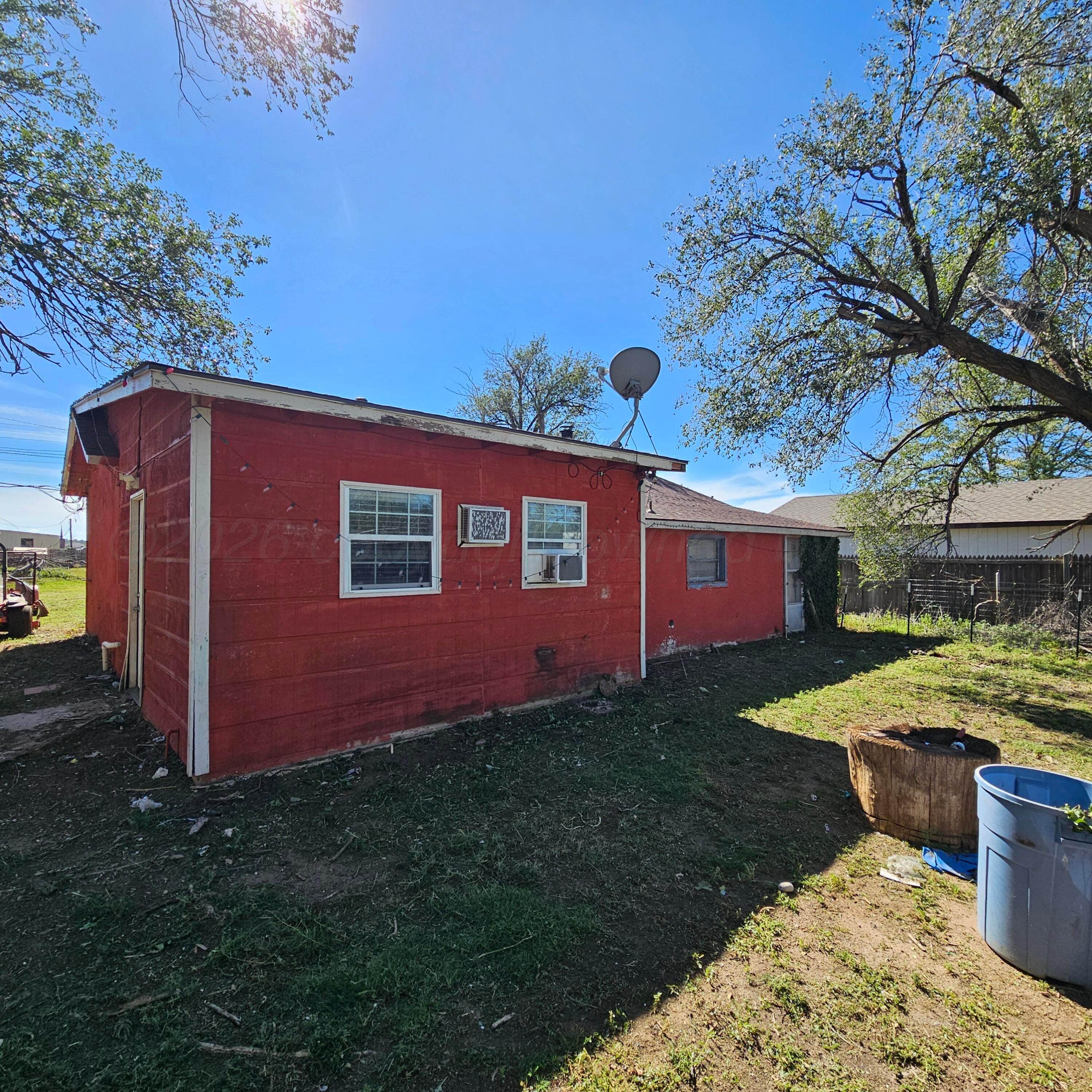 733 E Bonita Avenue Property Photo 2