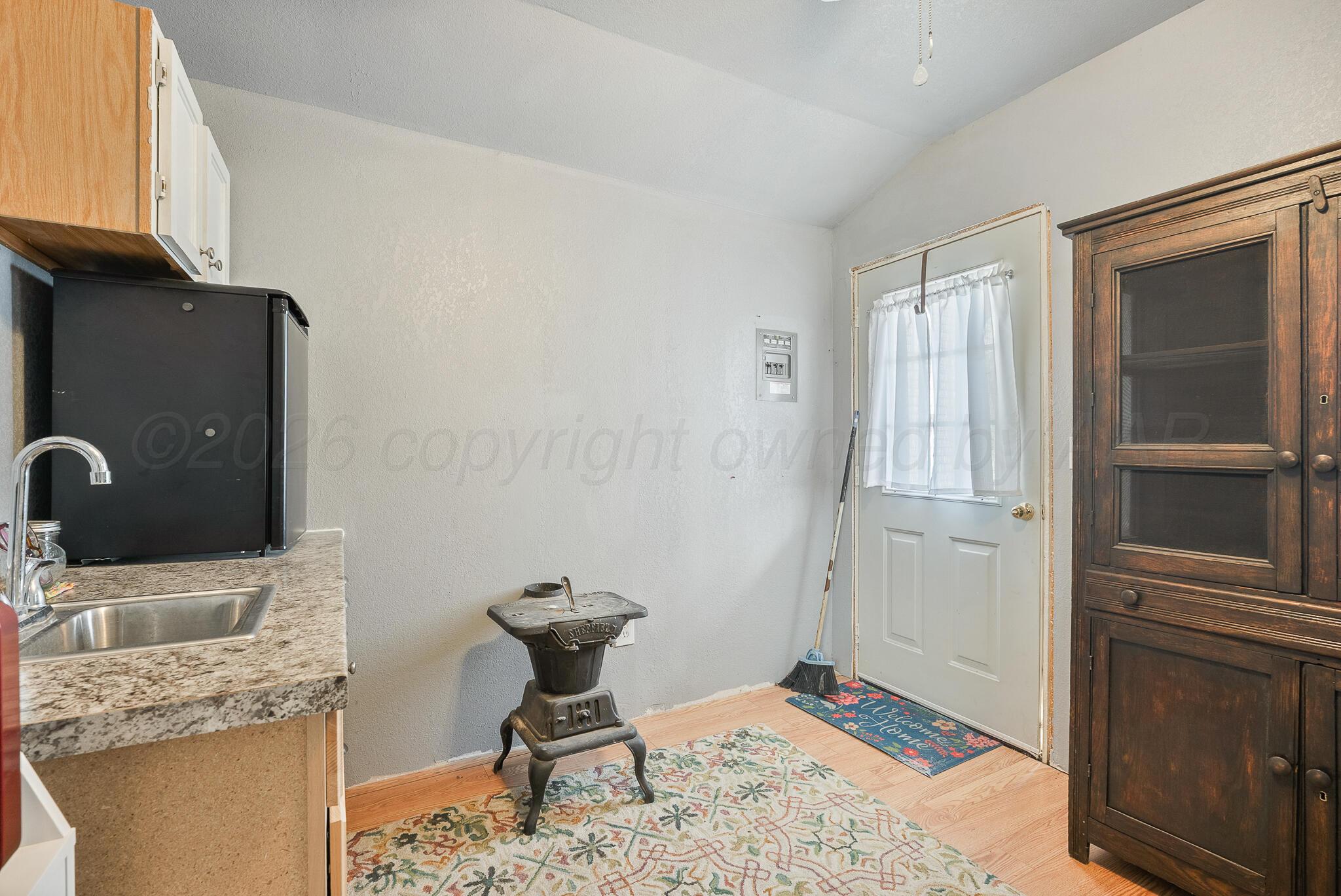 201 Elizabeth Street Property Photo 44