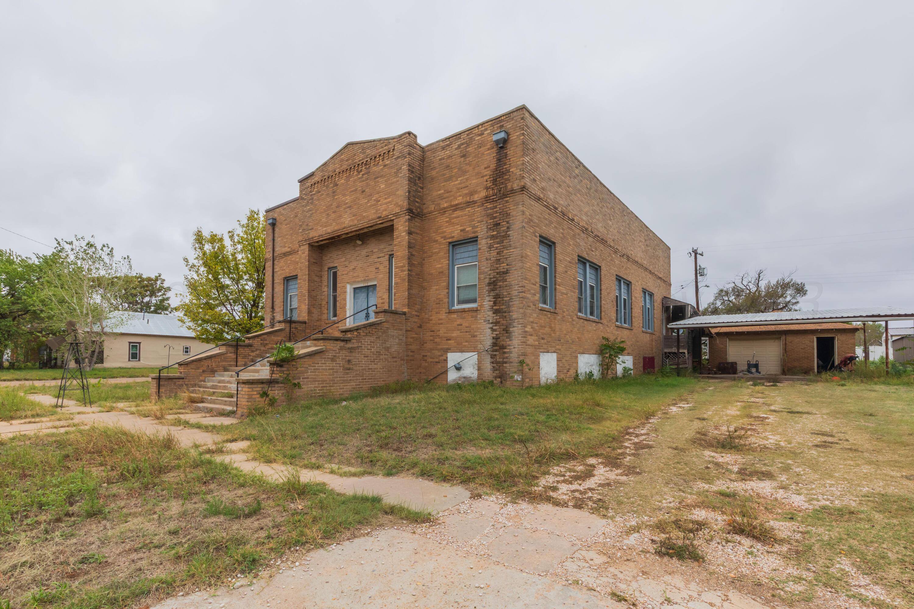 409 Gray Street Property Photo 4