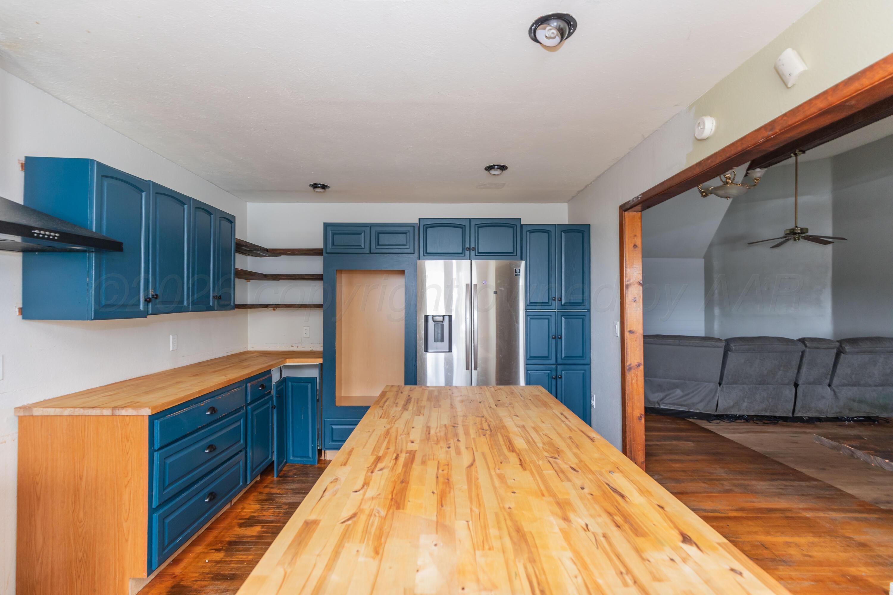 409 Gray Street Property Photo 8