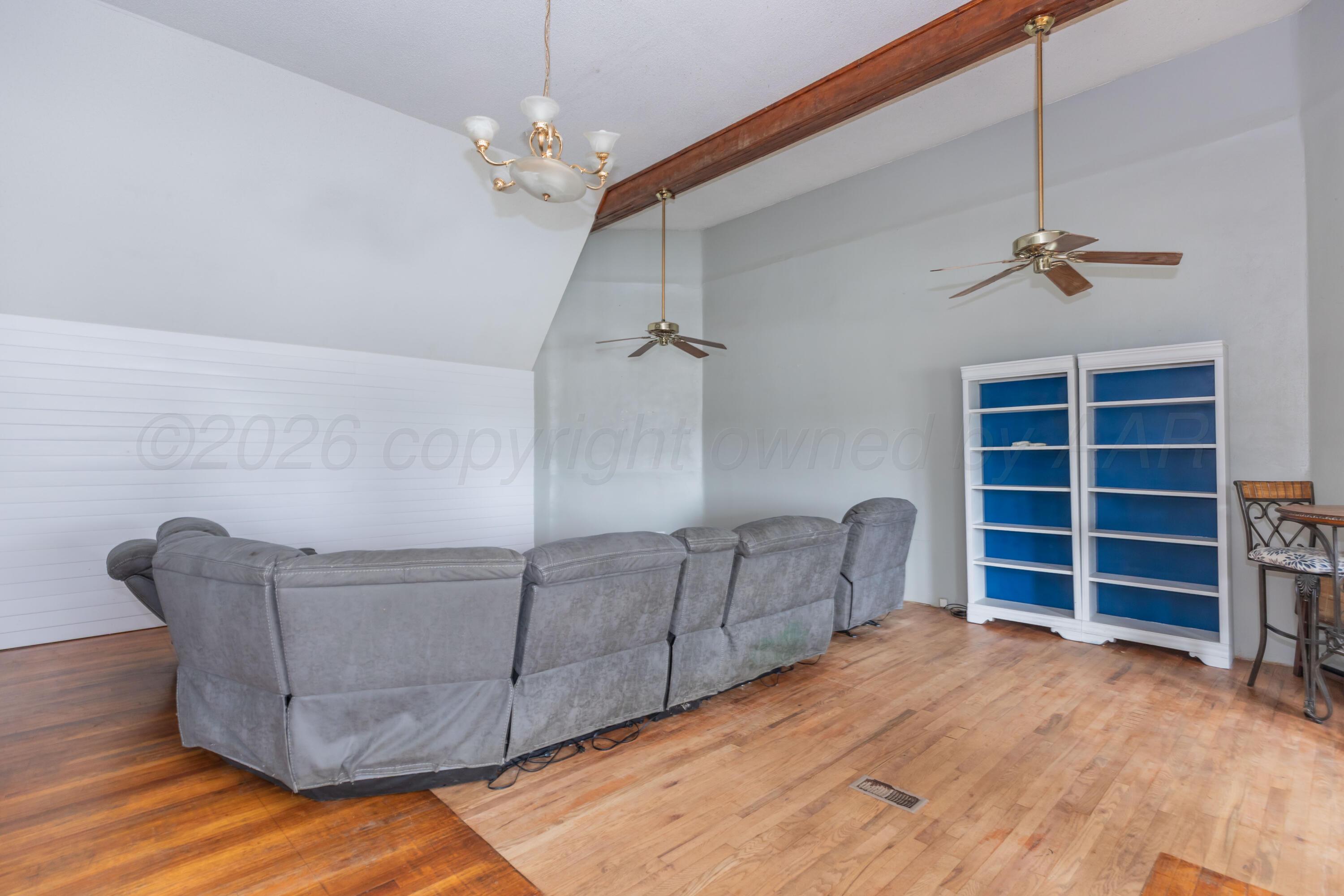 409 Gray Street Property Photo 13