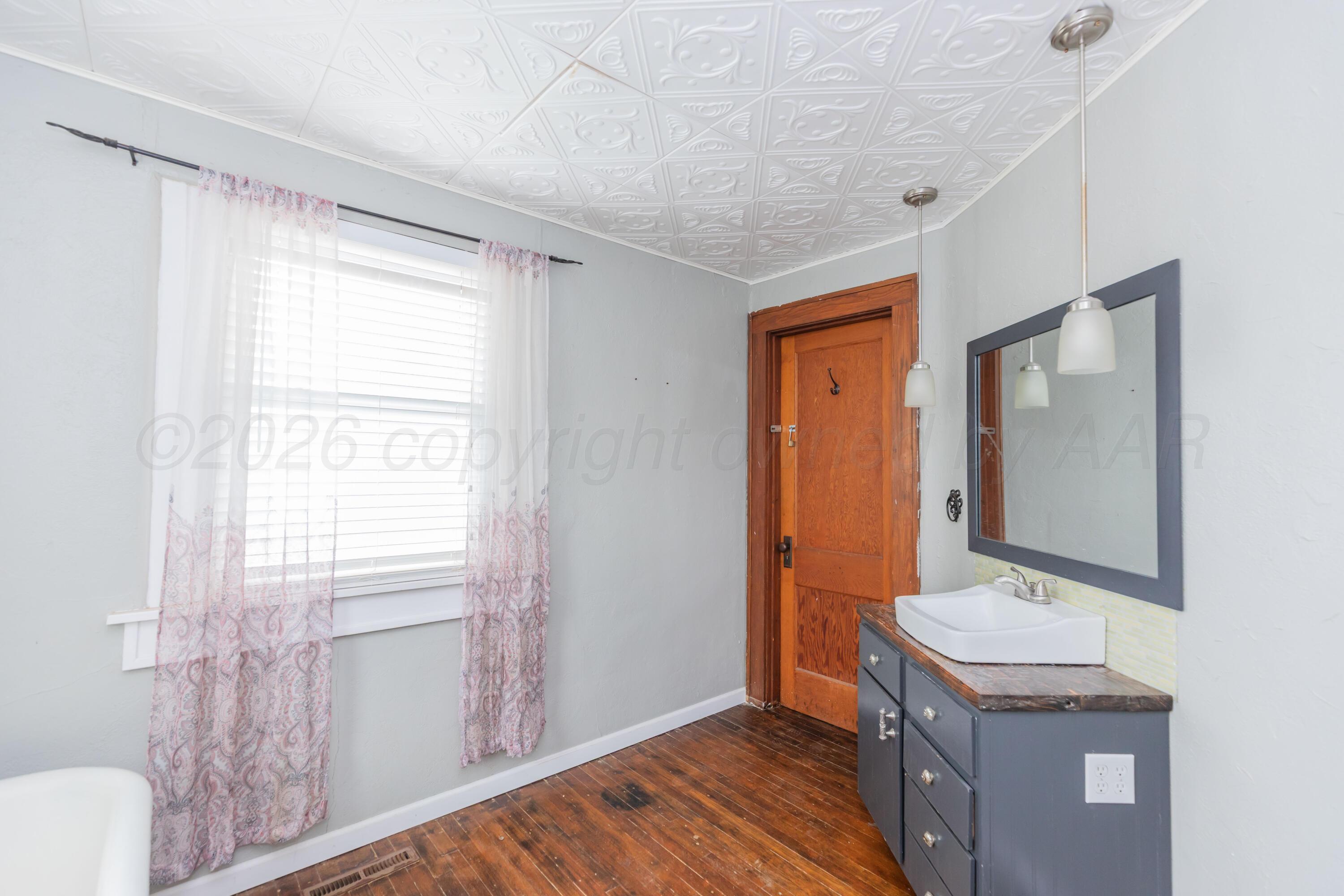 409 Gray Street Property Photo 19
