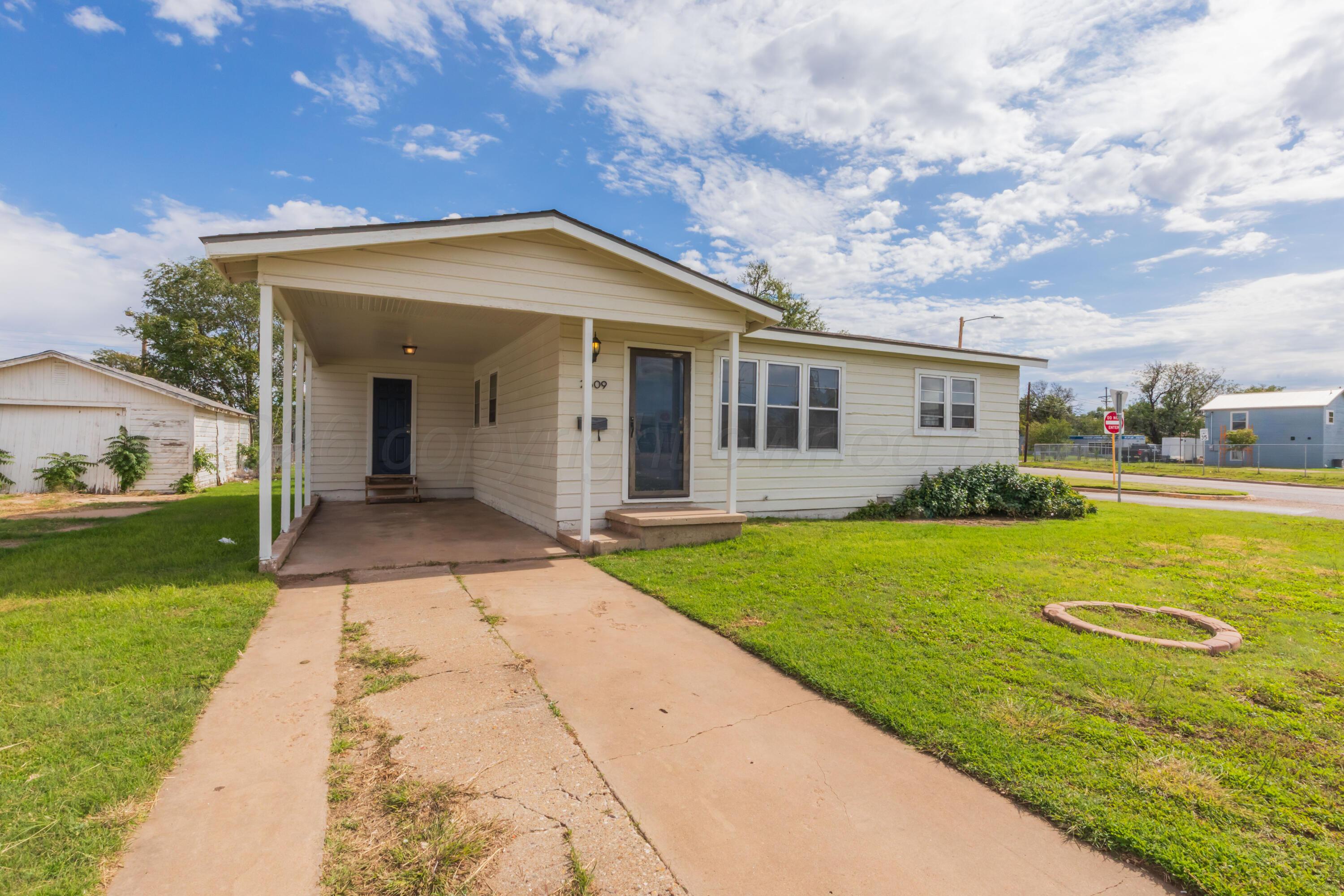 2509 S Pierce Street Property Photo 2