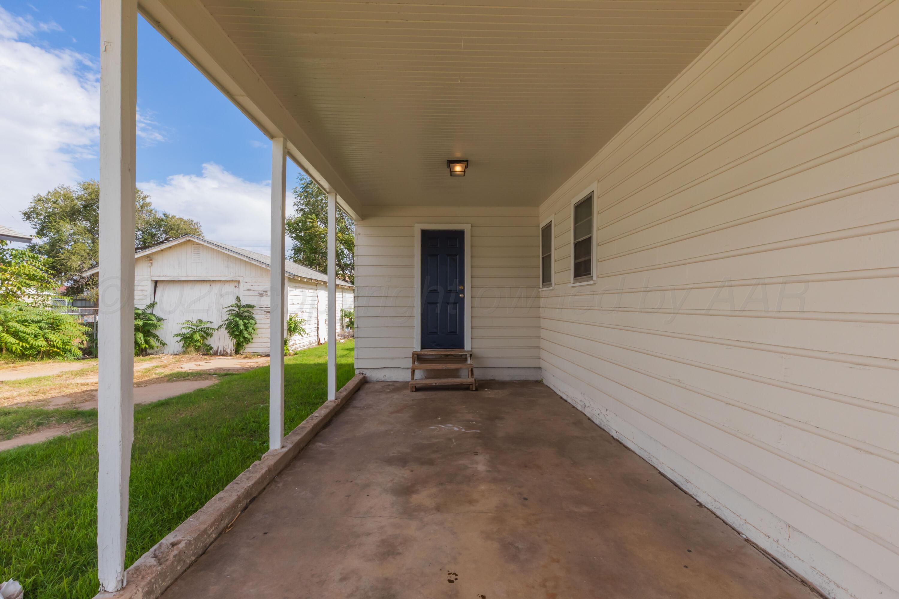 2509 S Pierce Street Property Photo 3