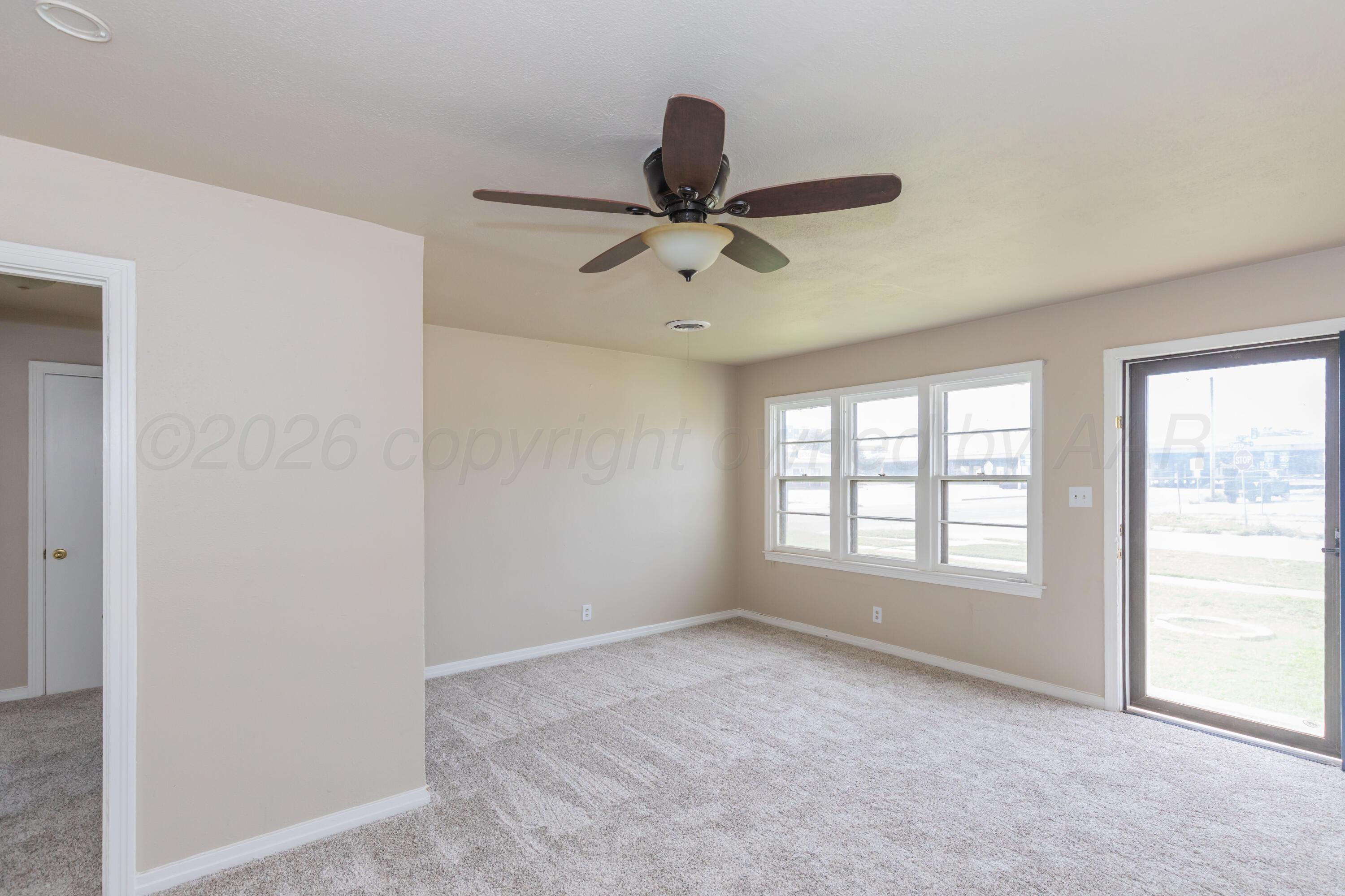 2509 S Pierce Street Property Photo 5