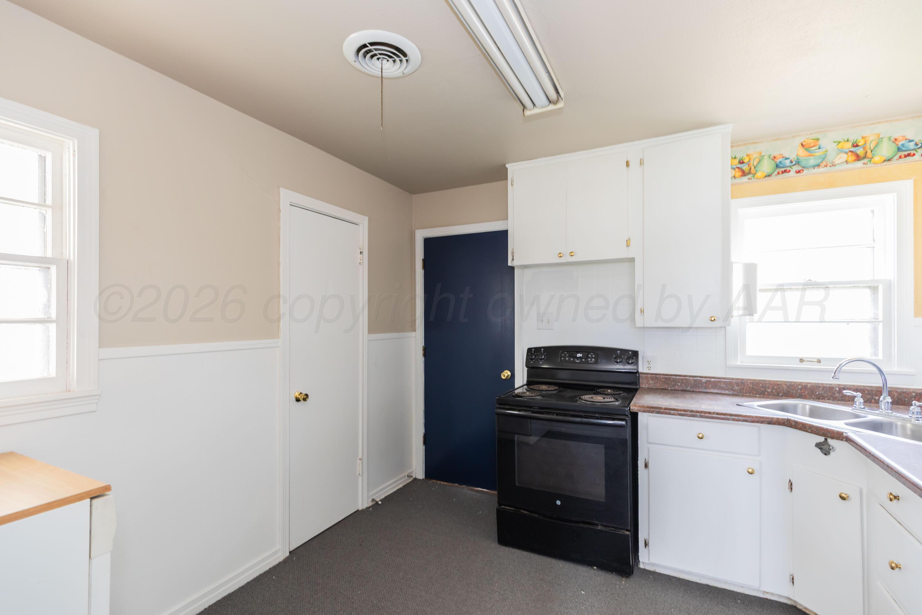 2509 S Pierce Street Property Photo 8