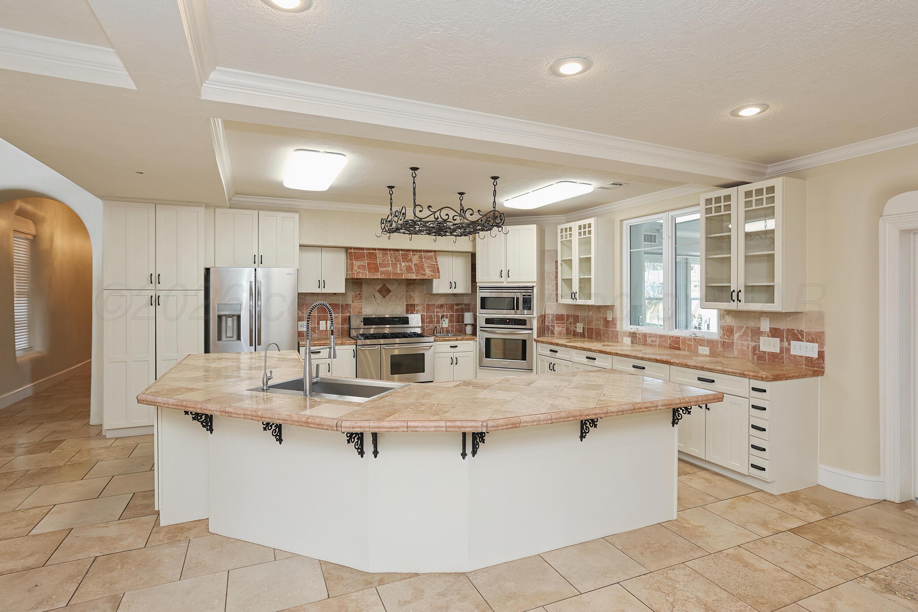 6000 Hester Drive Property Photo 13