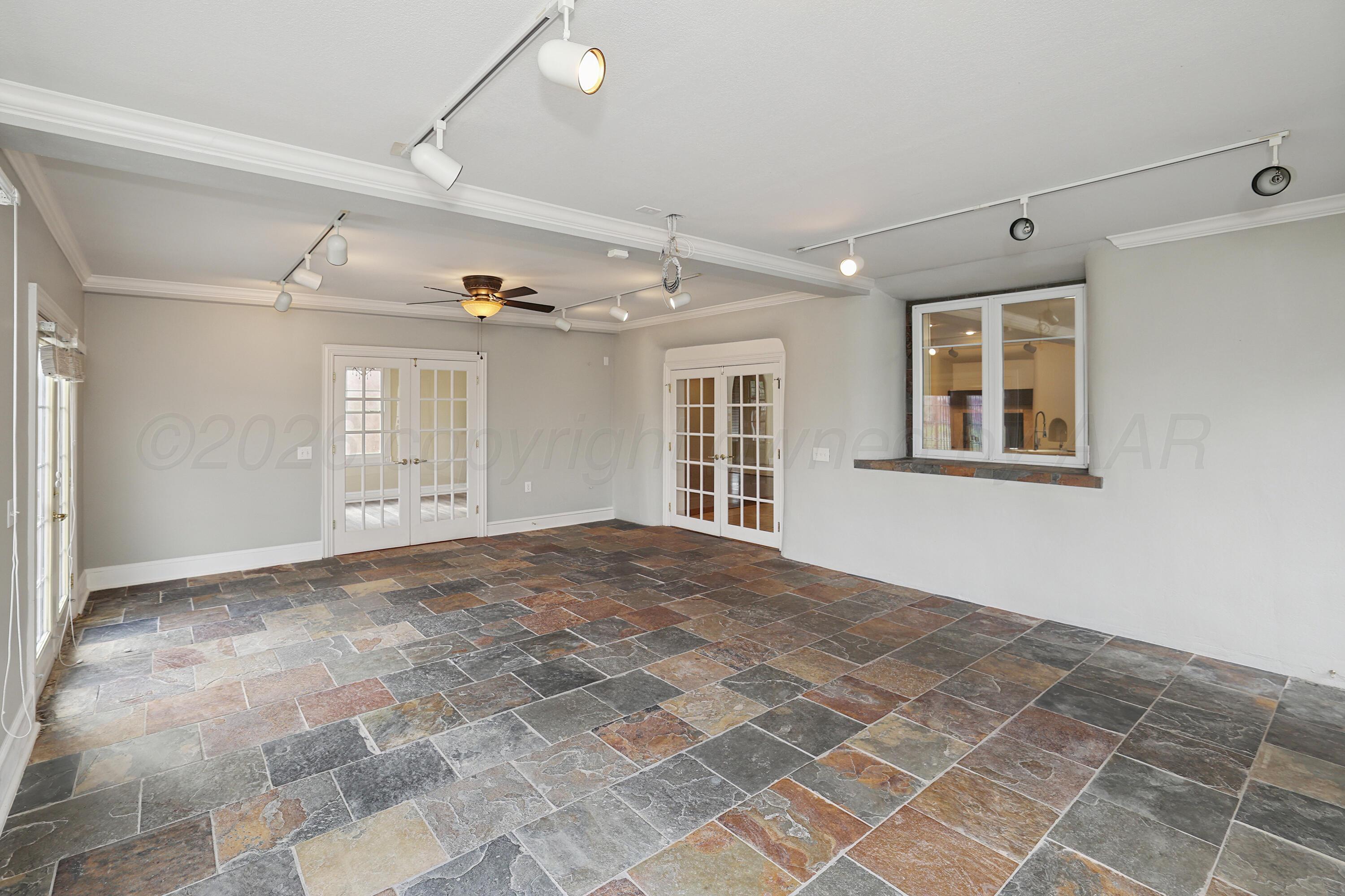 6000 Hester Drive Property Photo 19