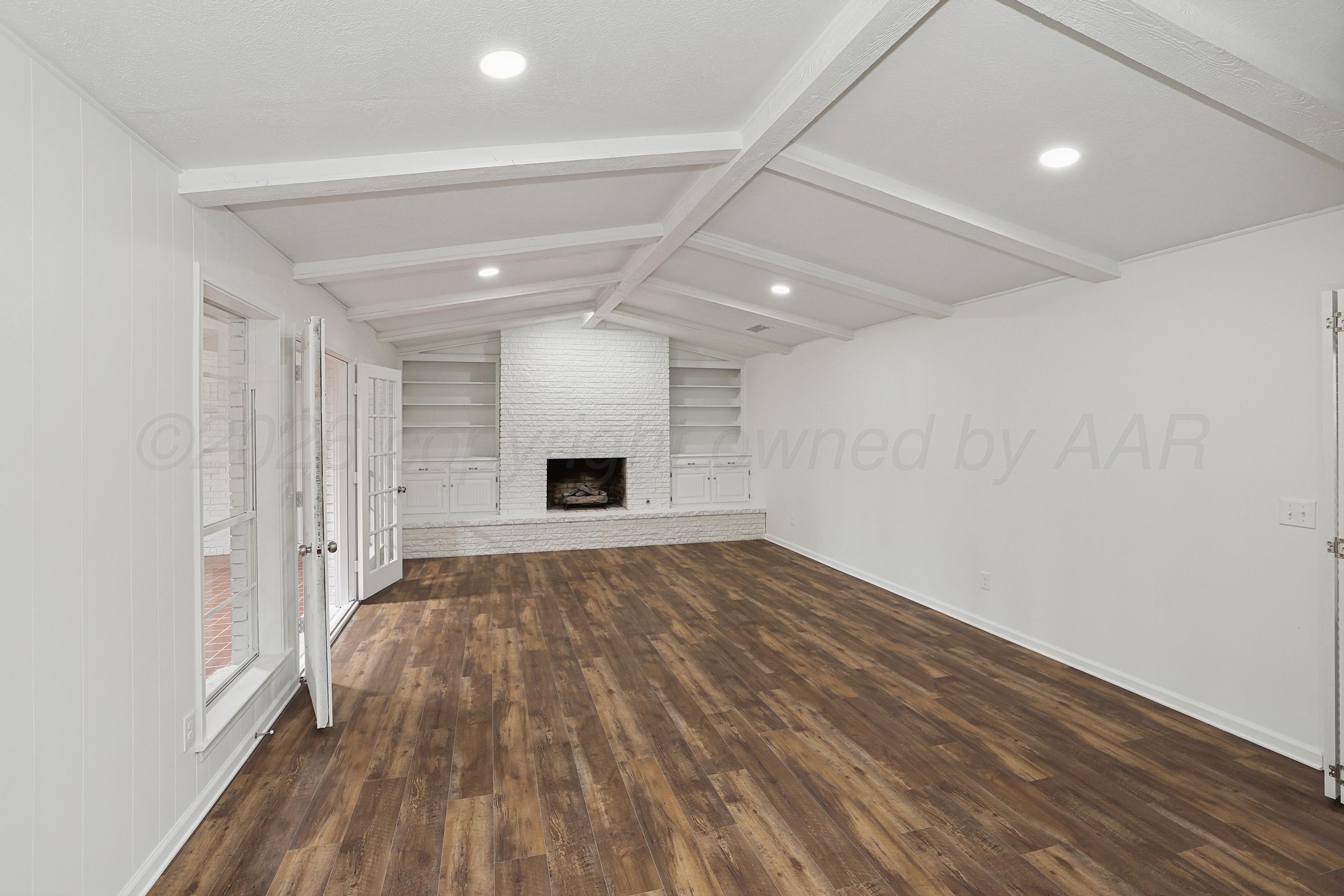 3909 Huntington Drive Property Photo 6