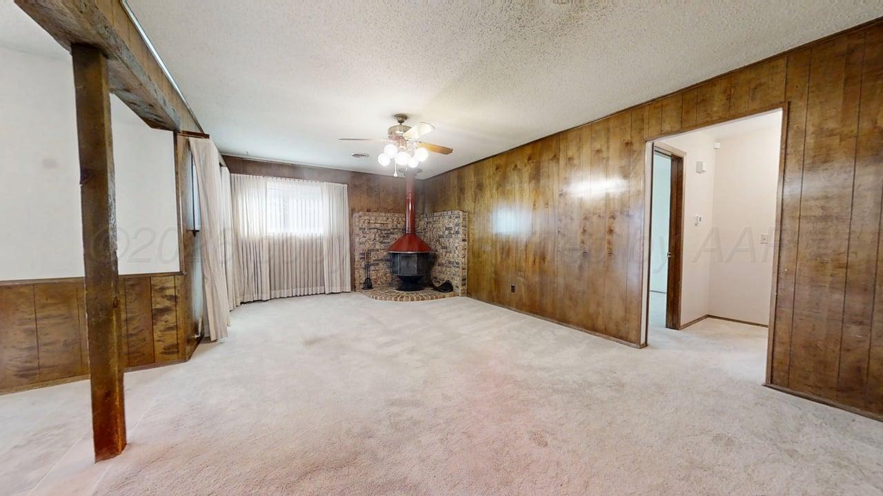 1001 Holly Lane Property Photo 5