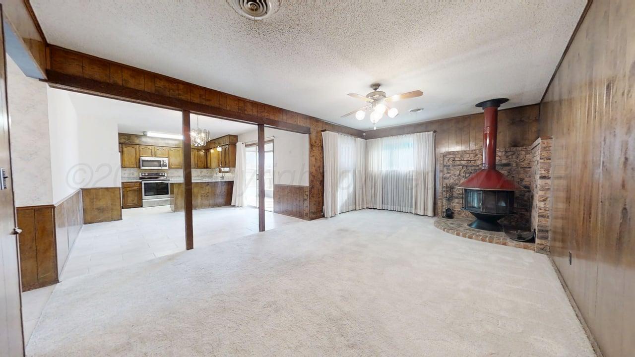 1001 Holly Lane Property Photo 6