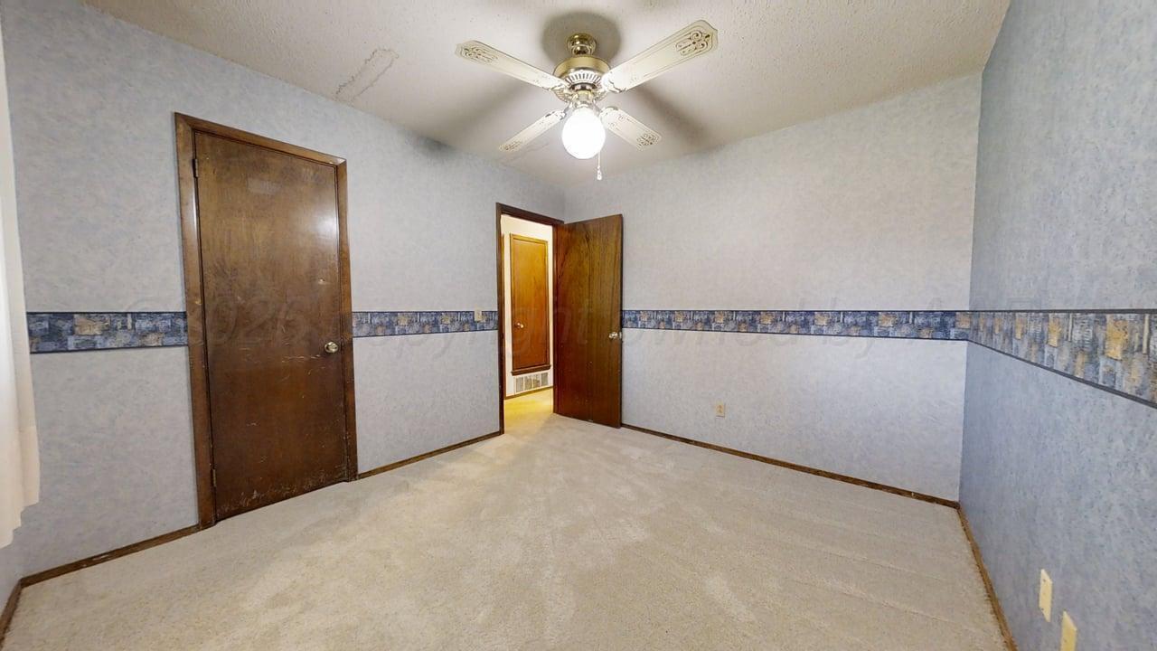 1001 Holly Lane Property Photo 12