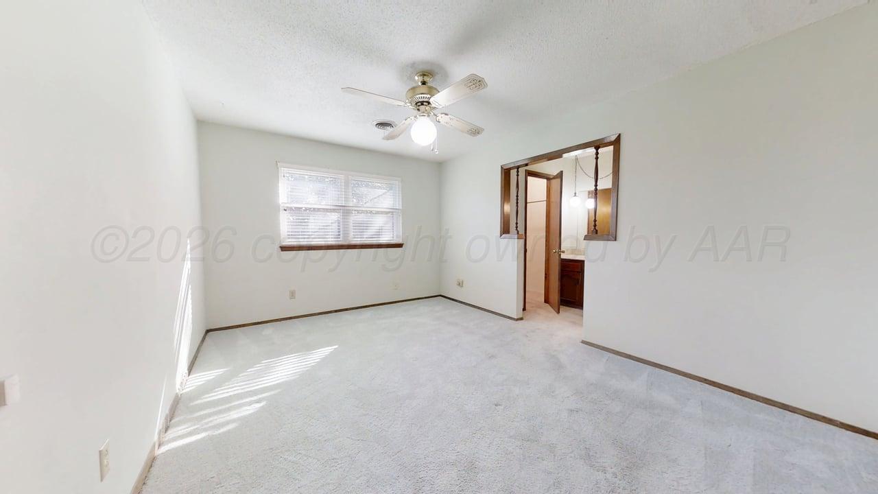 1001 Holly Lane Property Photo 16