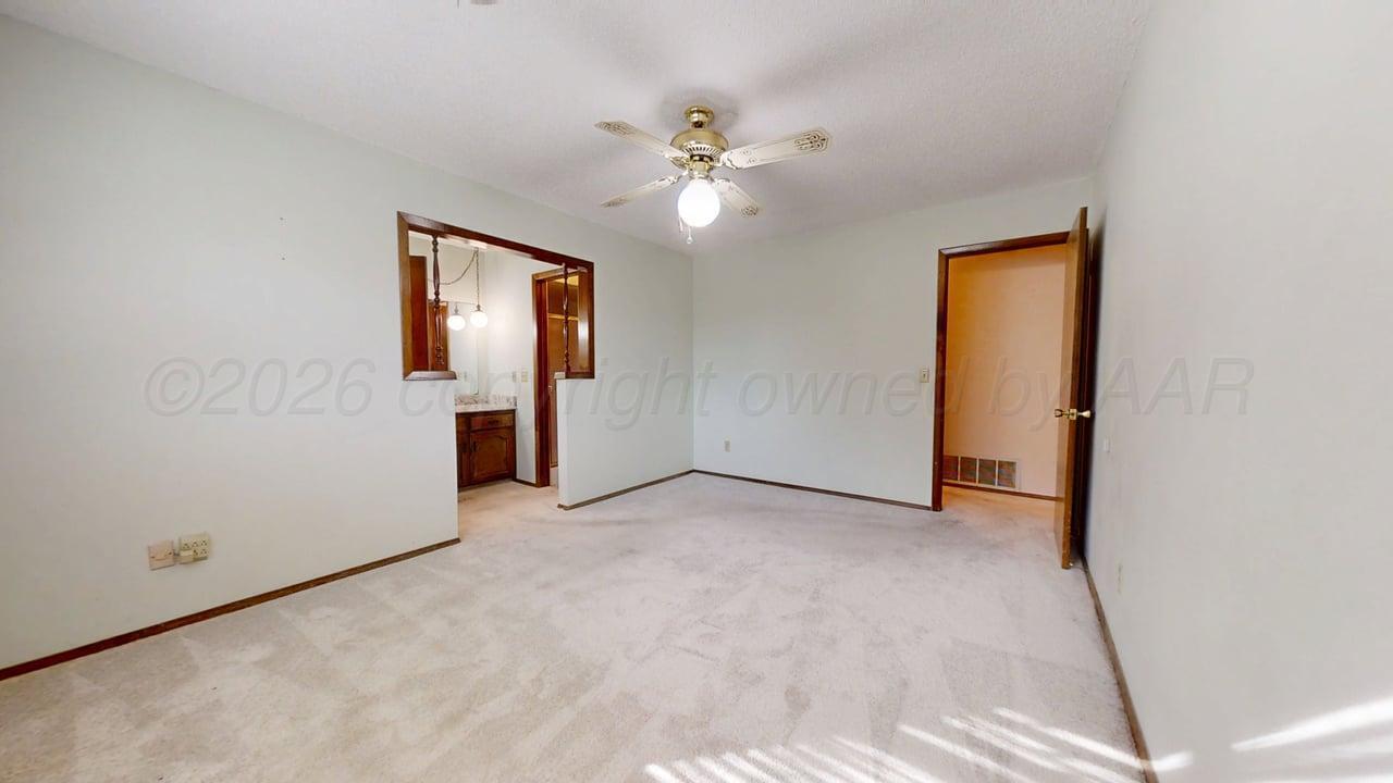 1001 Holly Lane Property Photo 17