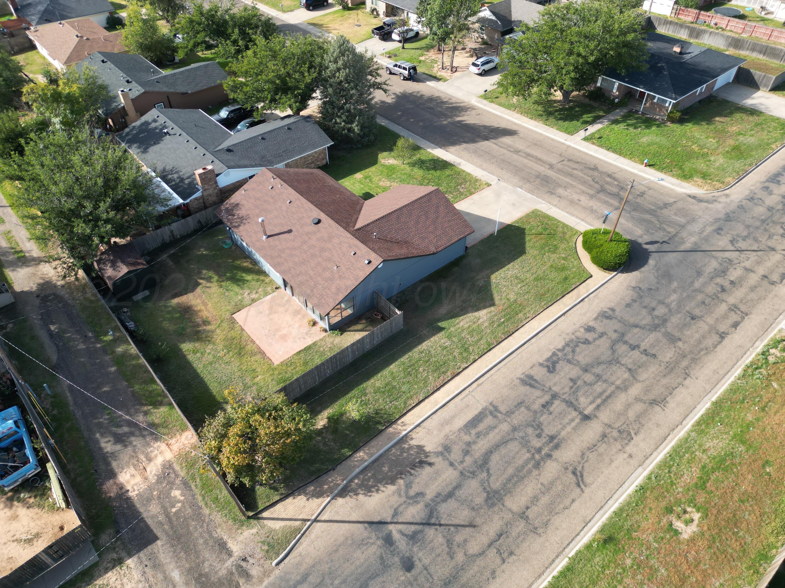 1001 Holly Lane Property Photo 26