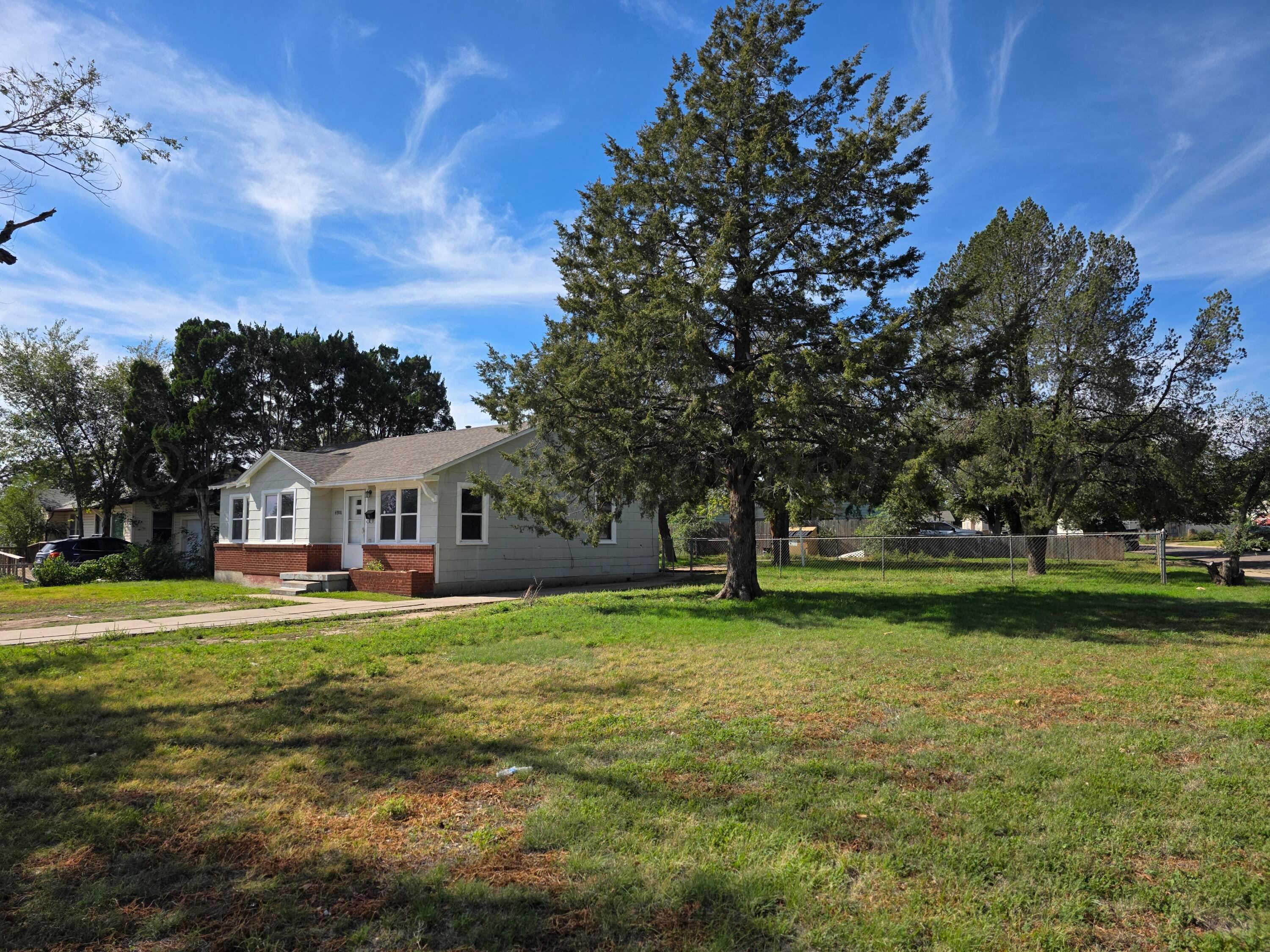 4900 Parker Street Property Photo 3
