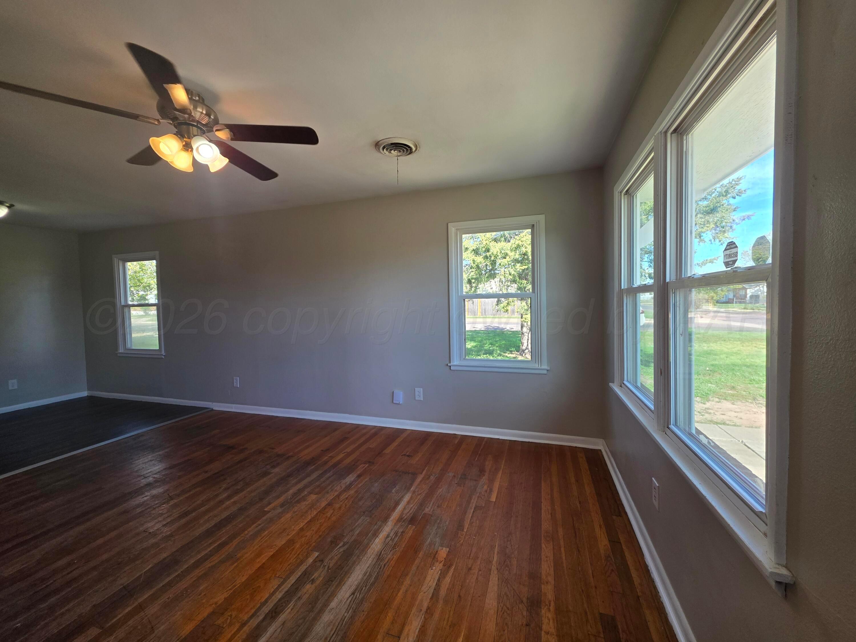 4900 Parker Street Property Photo 4