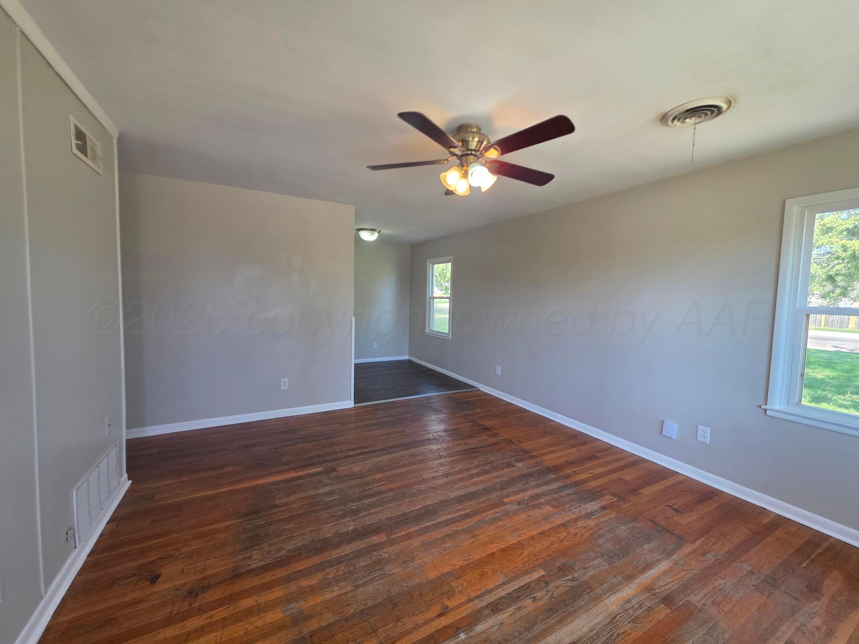 4900 Parker Street Property Photo 5