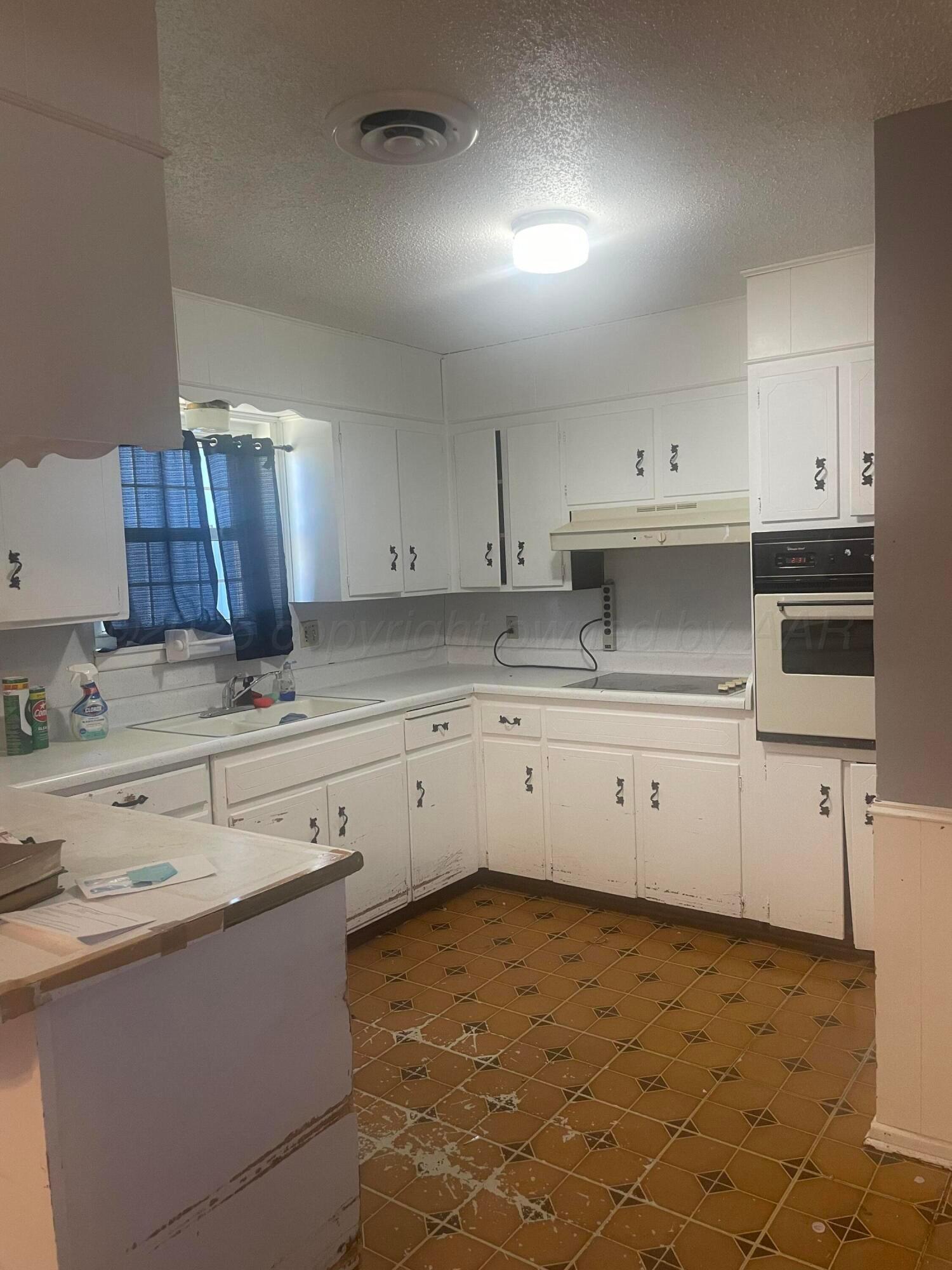 1010 N Alabama Street Property Photo 4