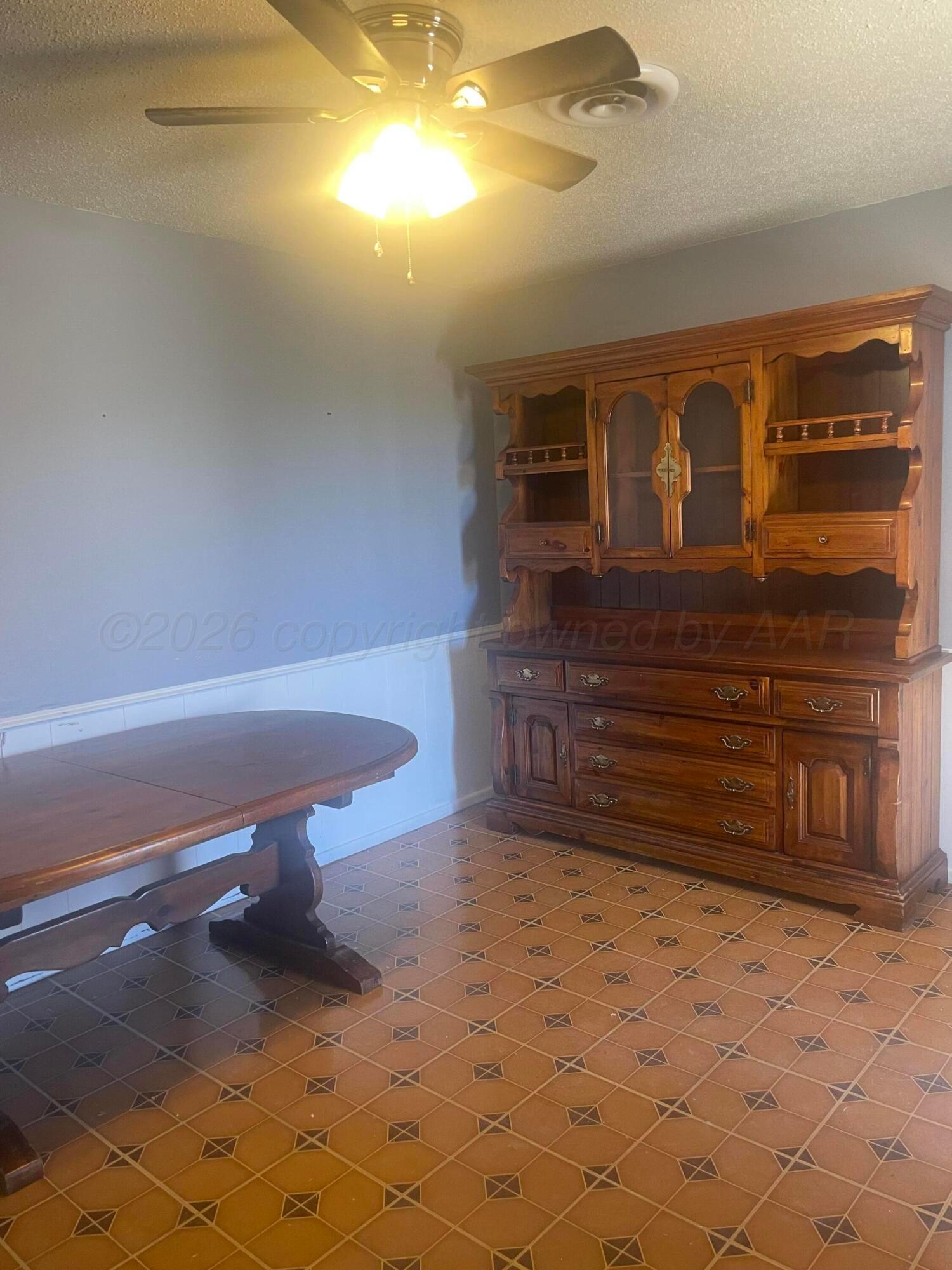 1010 N Alabama Street Property Photo 5