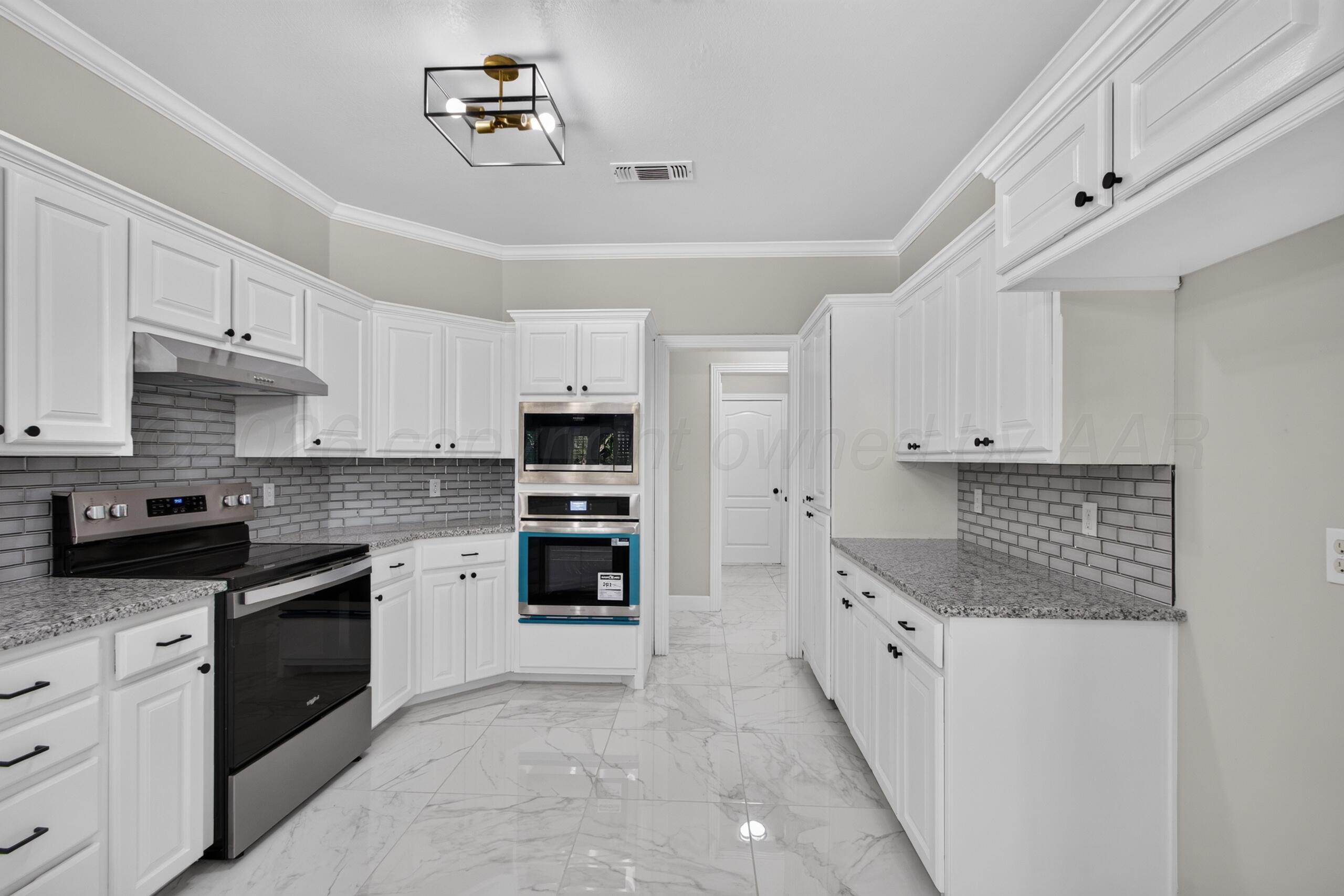 2105 Briarwood Drive Property Photo 12