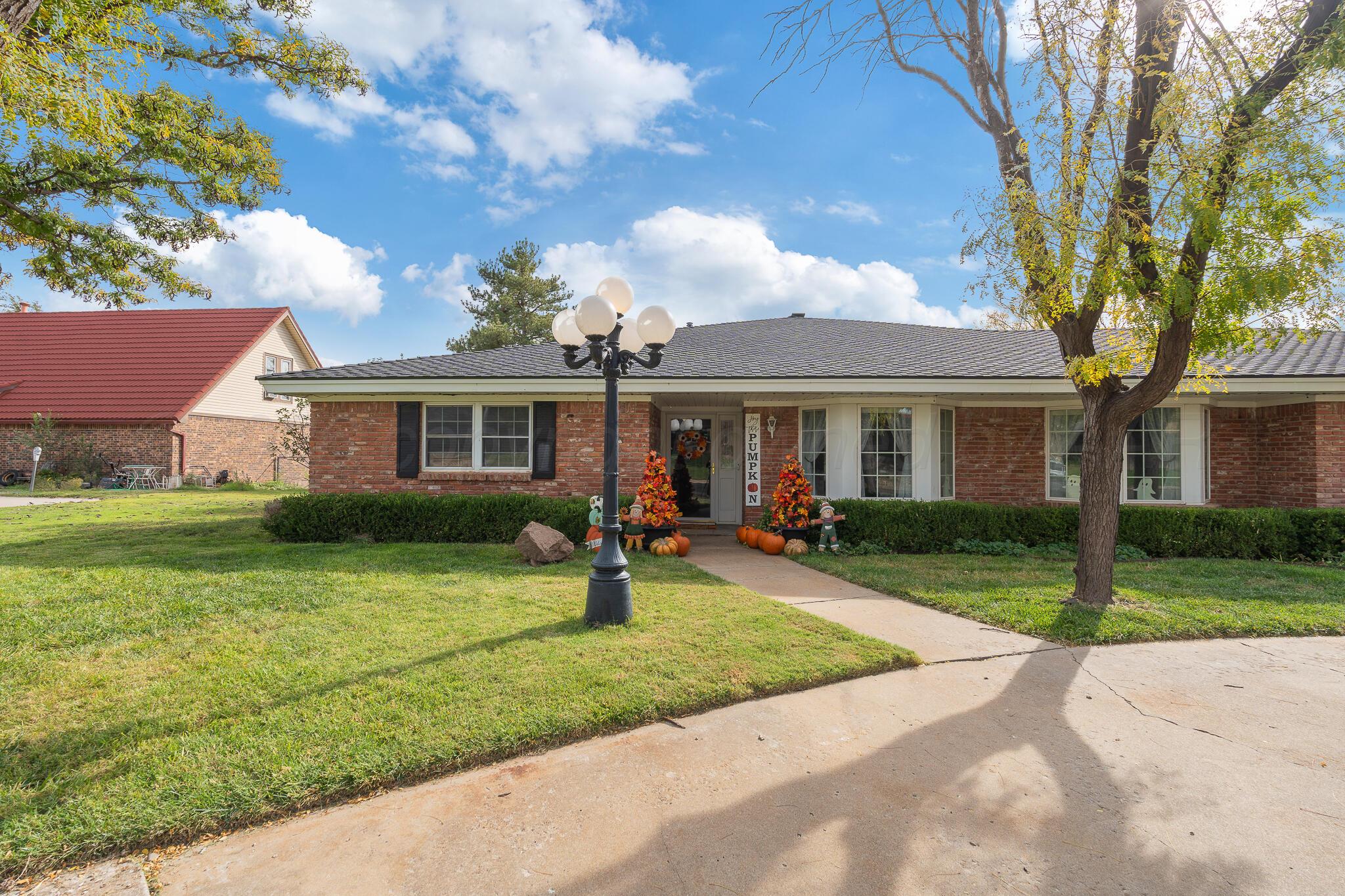 1404 Creekmere Drive Property Photo 1
