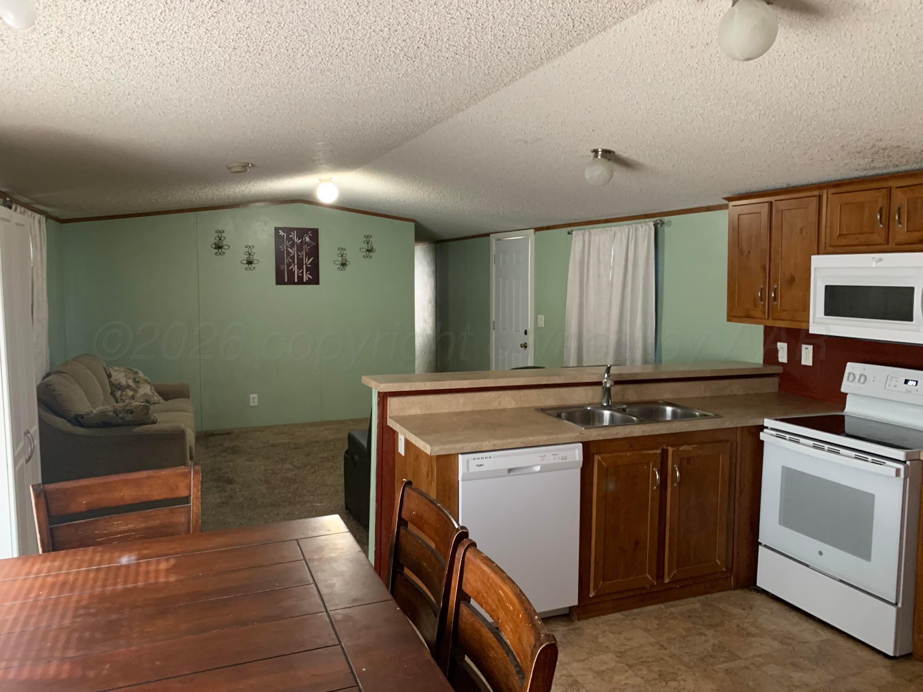 4611 Pioneer Lane Property Photo 3