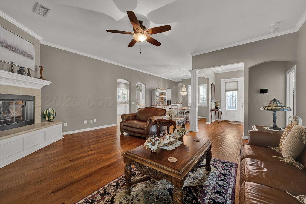 7812 Kingsgate Drive Property Photo 4