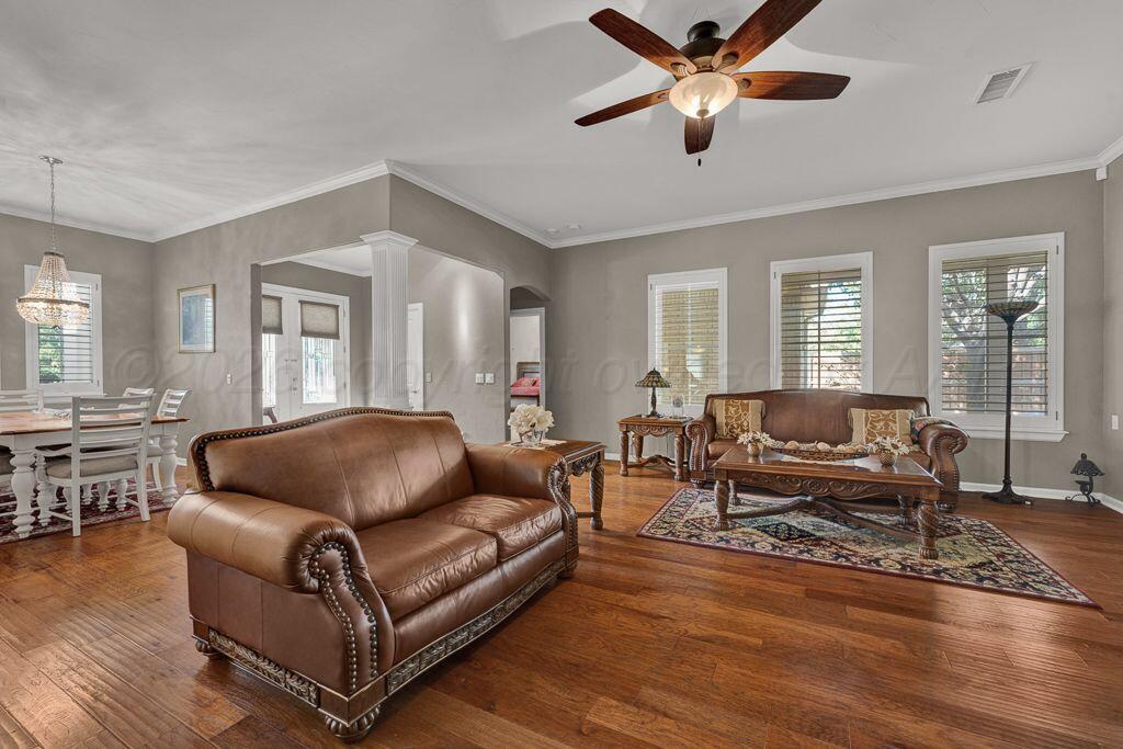 7812 Kingsgate Drive Property Photo 5
