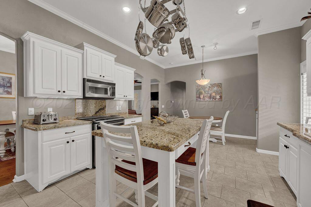 7812 Kingsgate Drive Property Photo 7