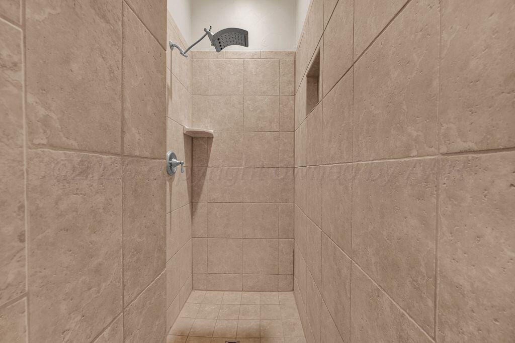 7812 Kingsgate Drive Property Photo 15