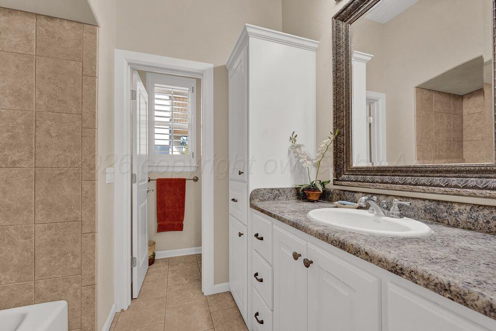 7812 Kingsgate Drive Property Photo 18