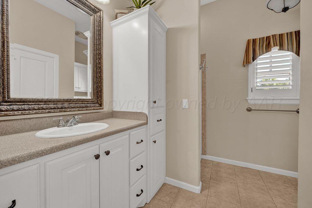 7812 Kingsgate Drive Property Photo 20