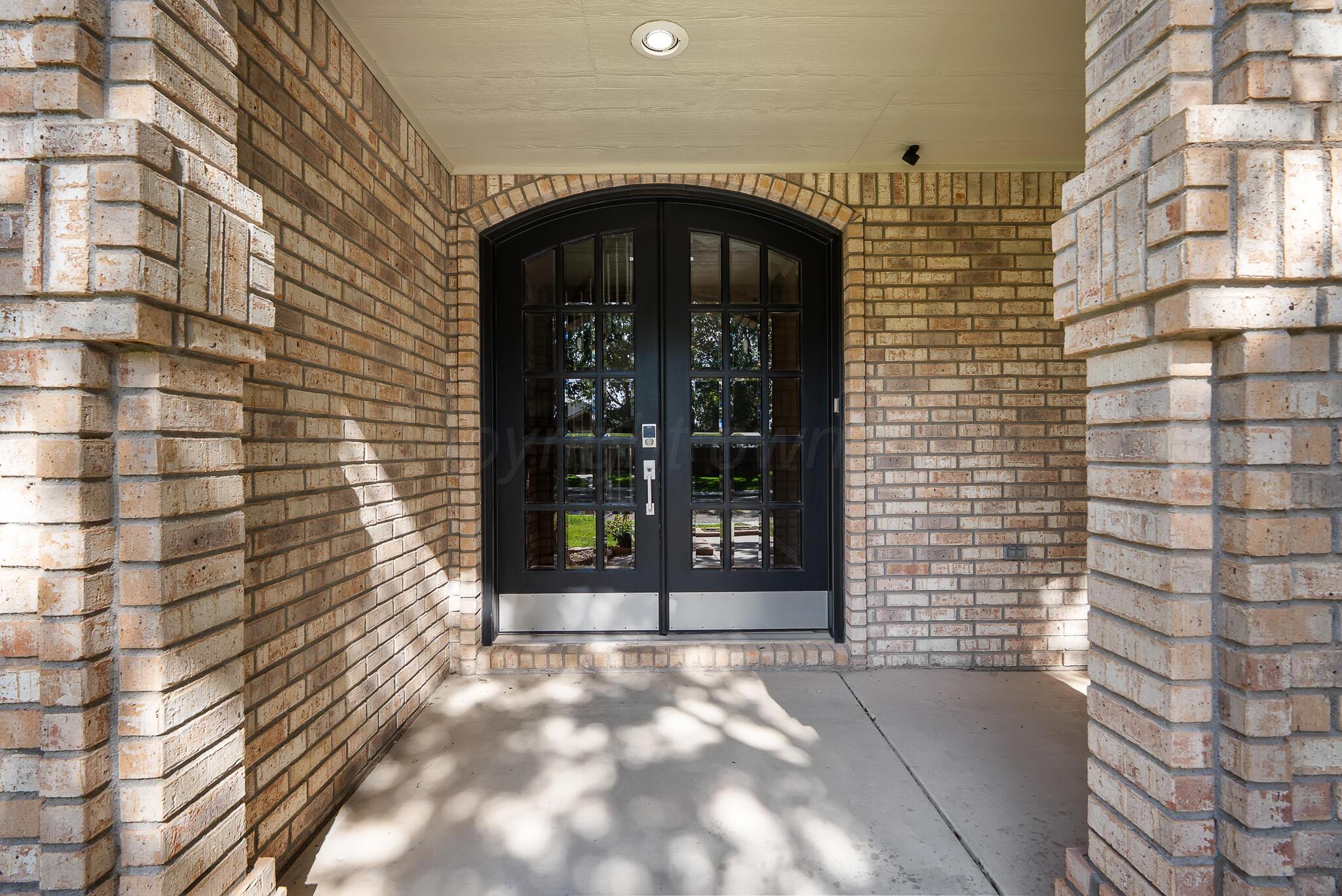 7618 Stuyvesant Property Photo 4
