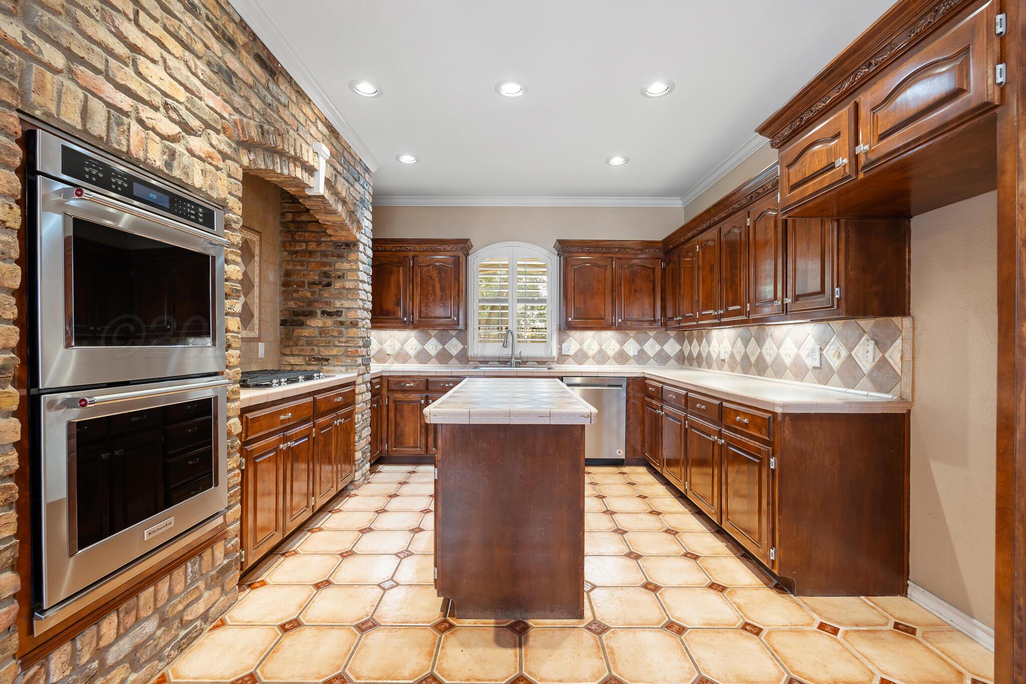7618 Stuyvesant Property Photo 11