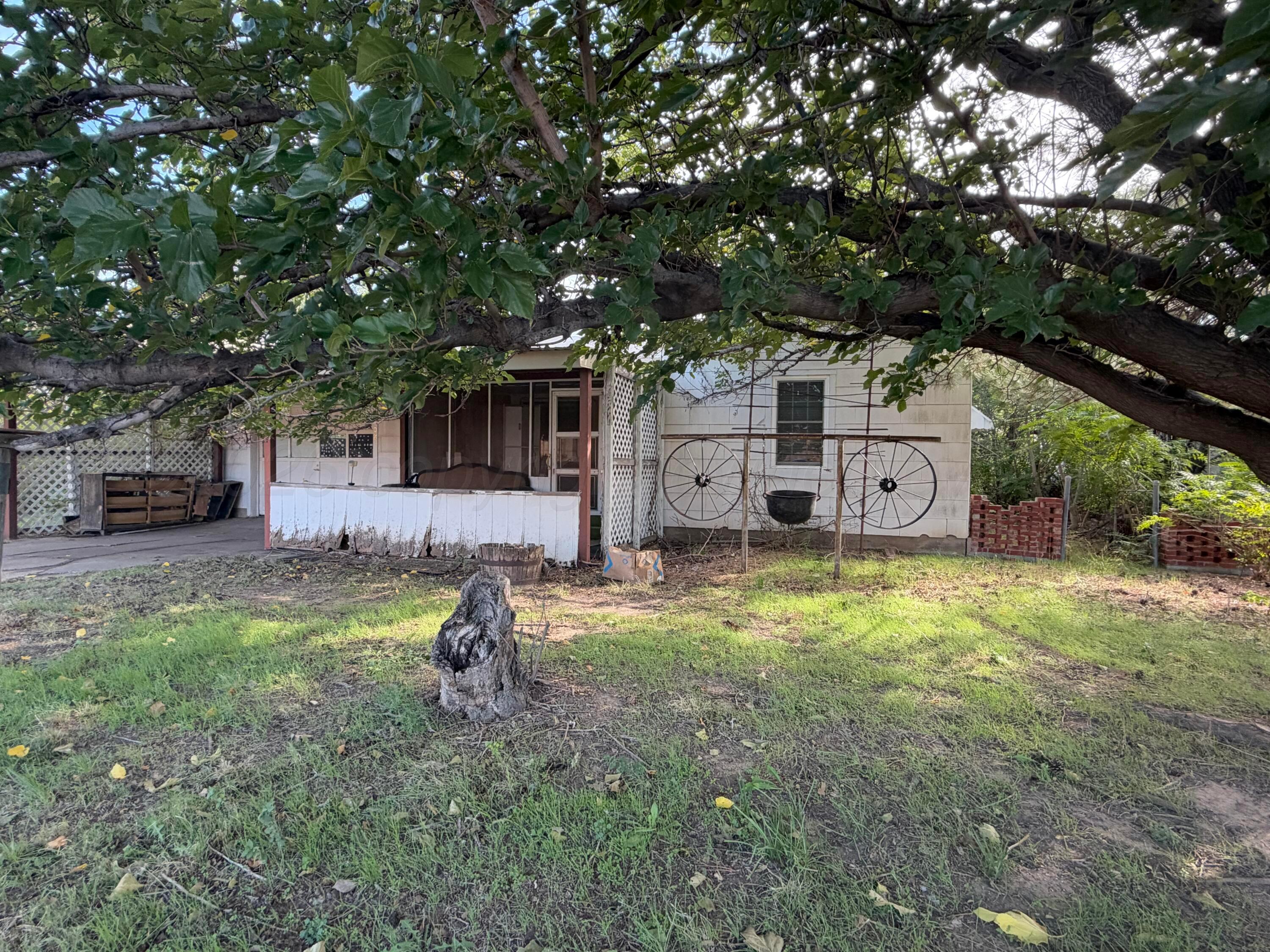 408 Plummer Street Property Photo 1