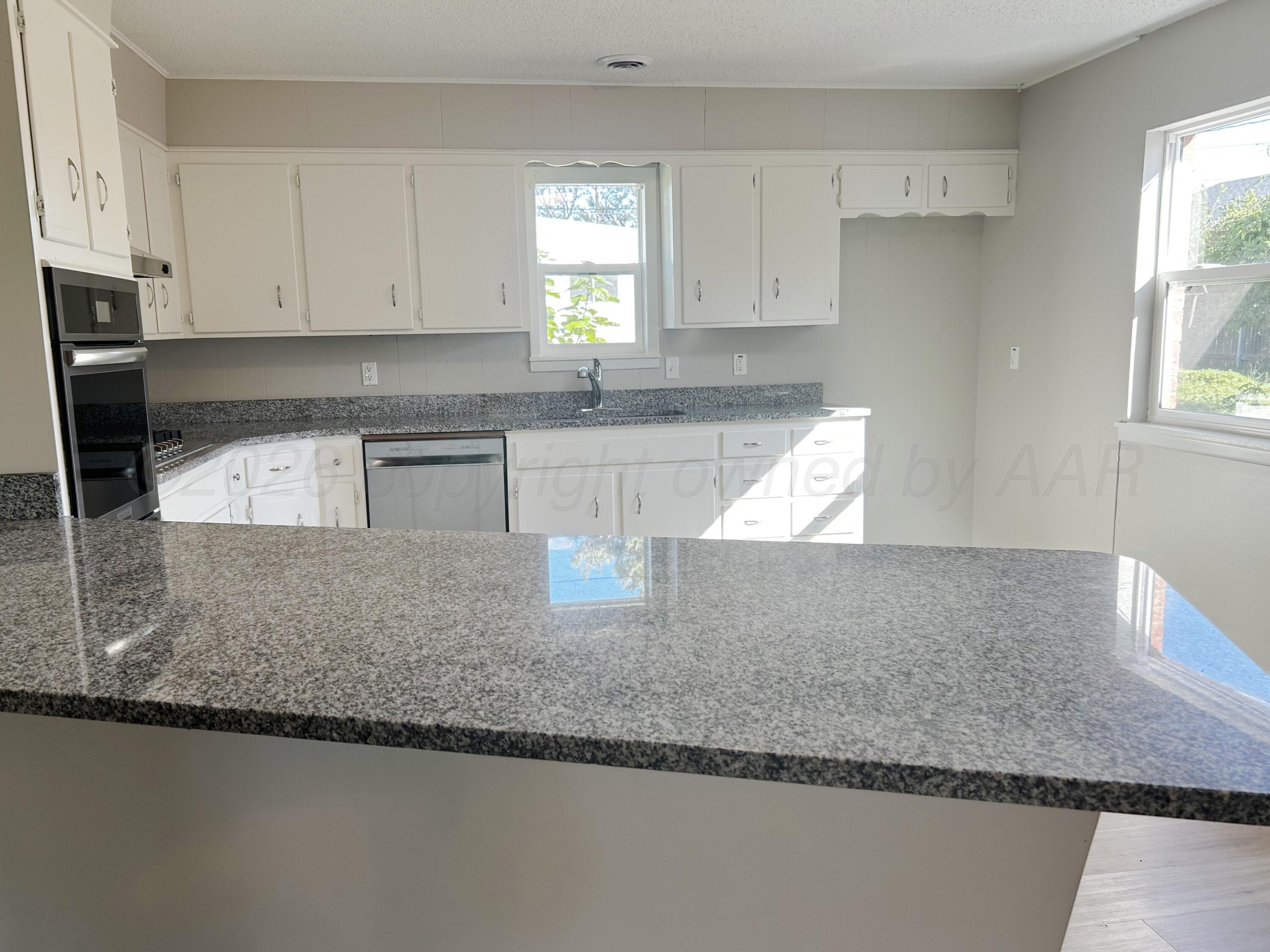 417 Mesquite Avenue Property Photo 10