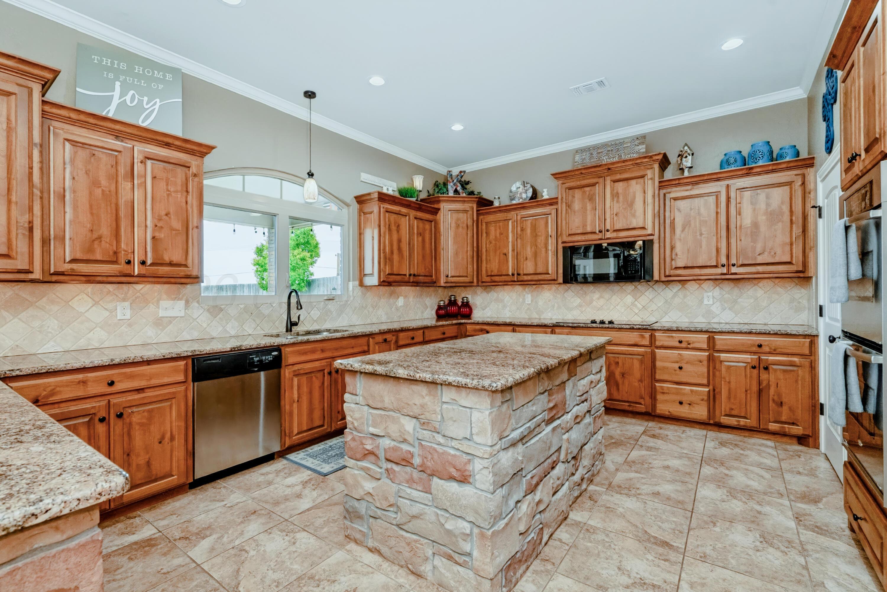 19200 Winding River Road Property Photo 12