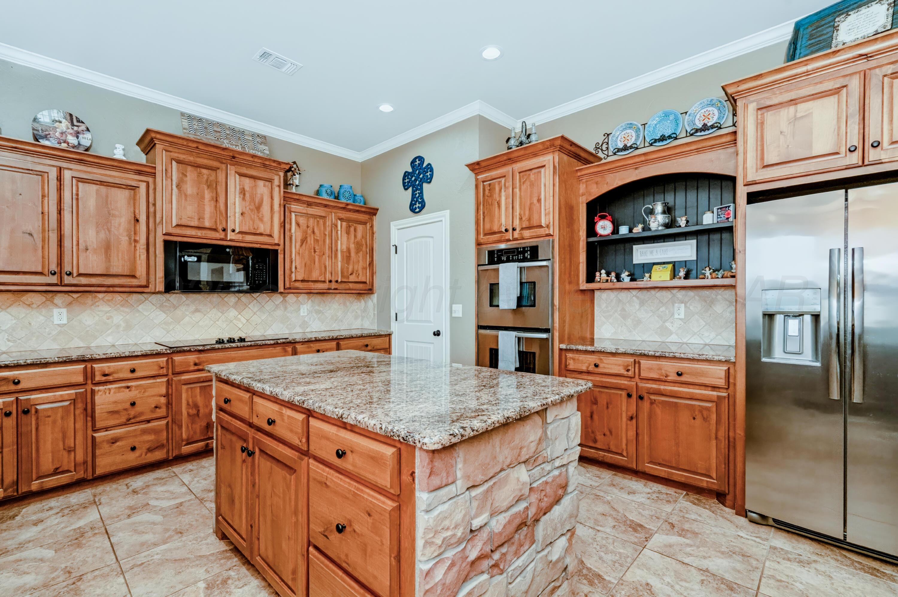 19200 Winding River Road Property Photo 13