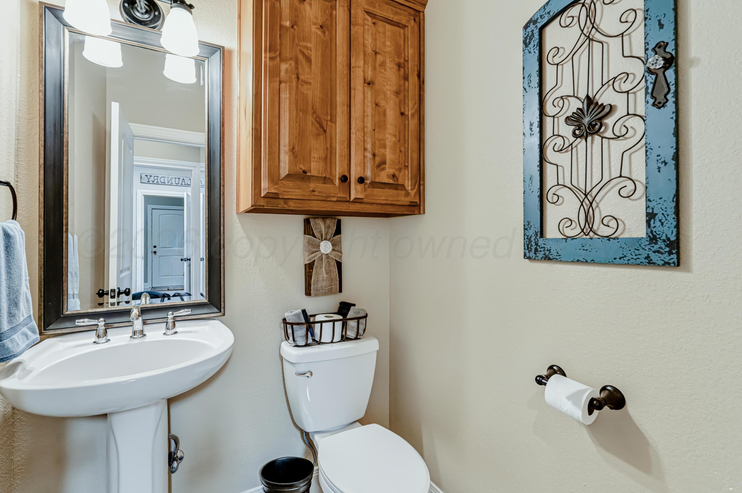19200 Winding River Road Property Photo 15