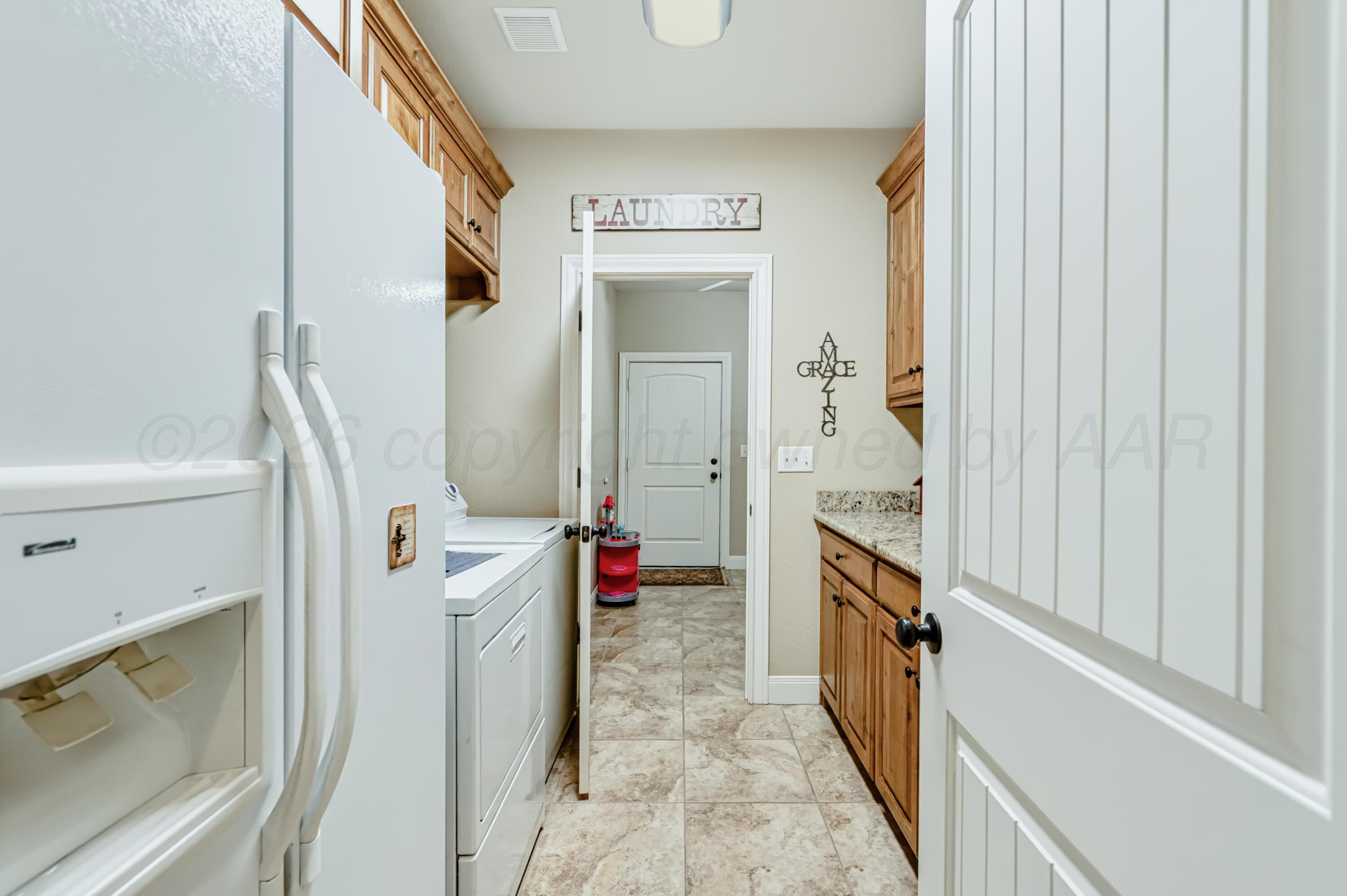 19200 Winding River Road Property Photo 16