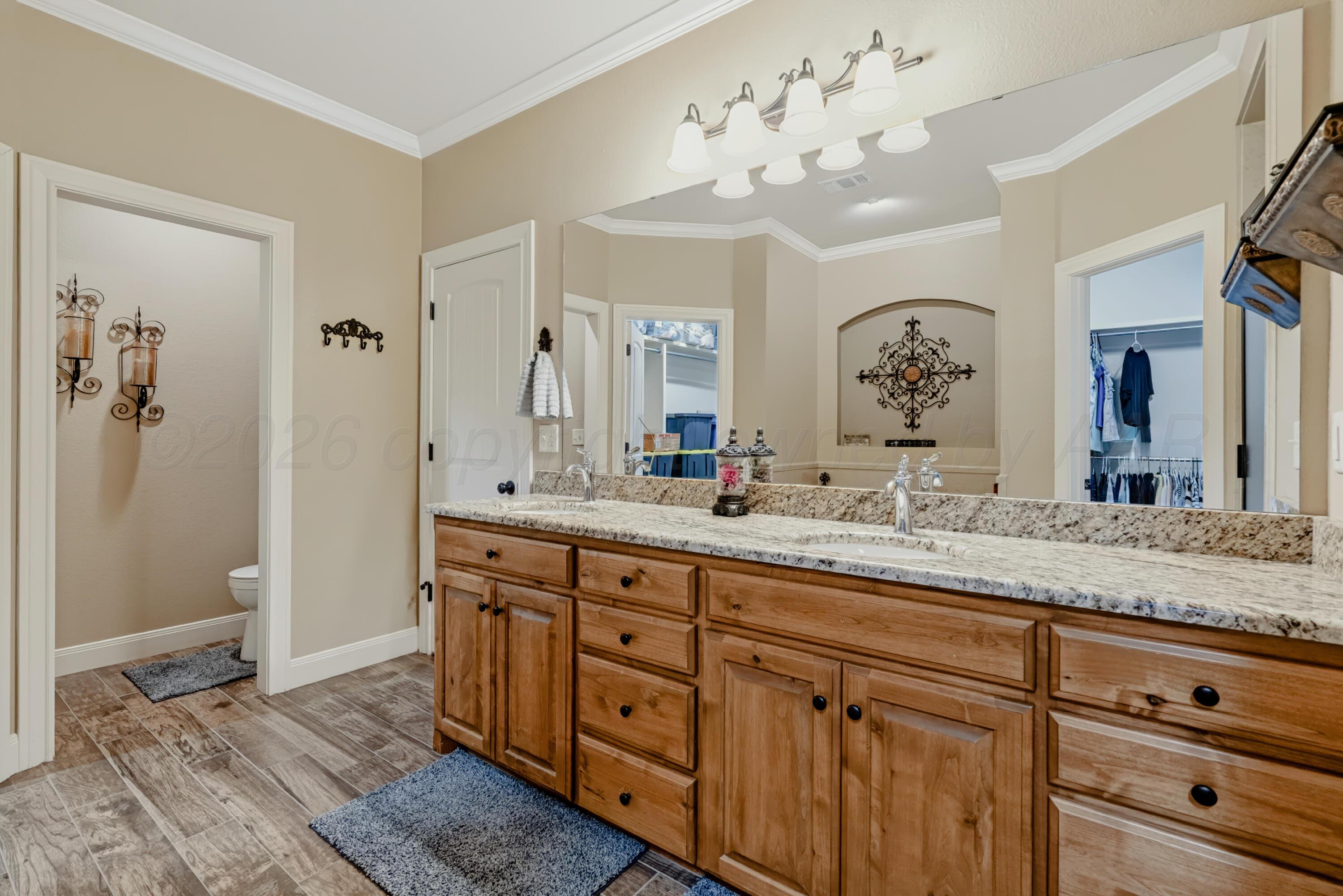 19200 Winding River Road Property Photo 28