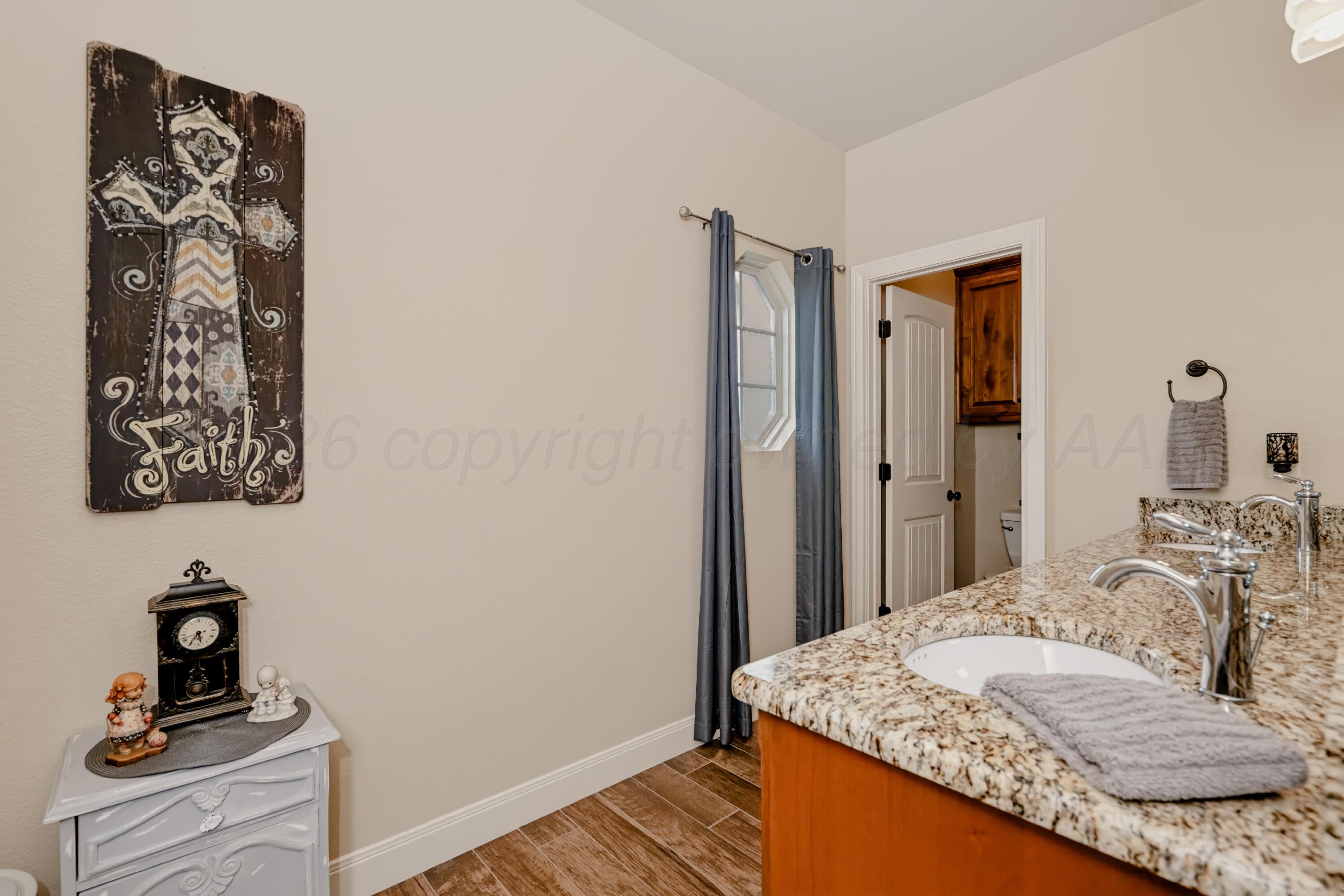 19200 Winding River Road Property Photo 37