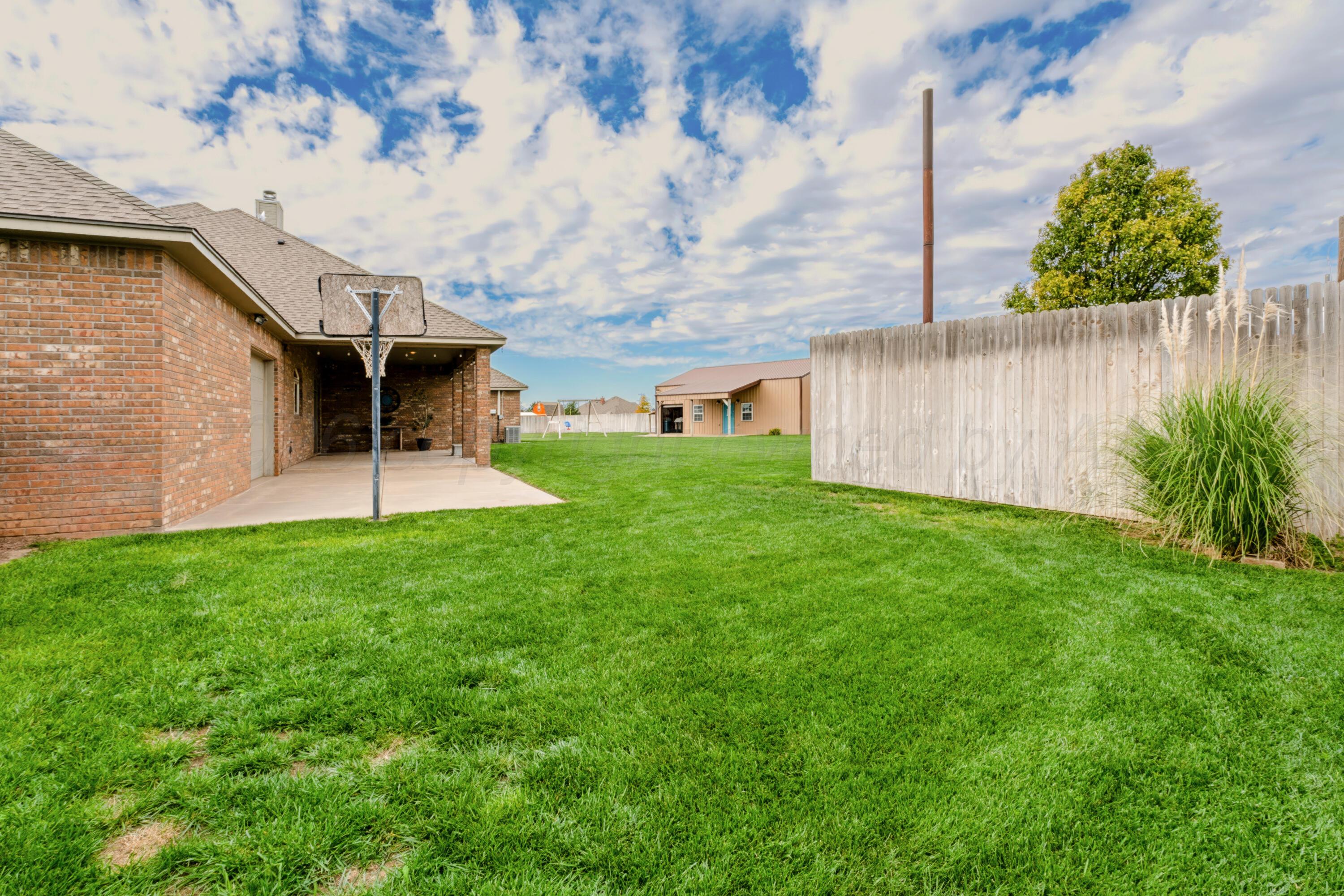 19200 Winding River Road Property Photo 43