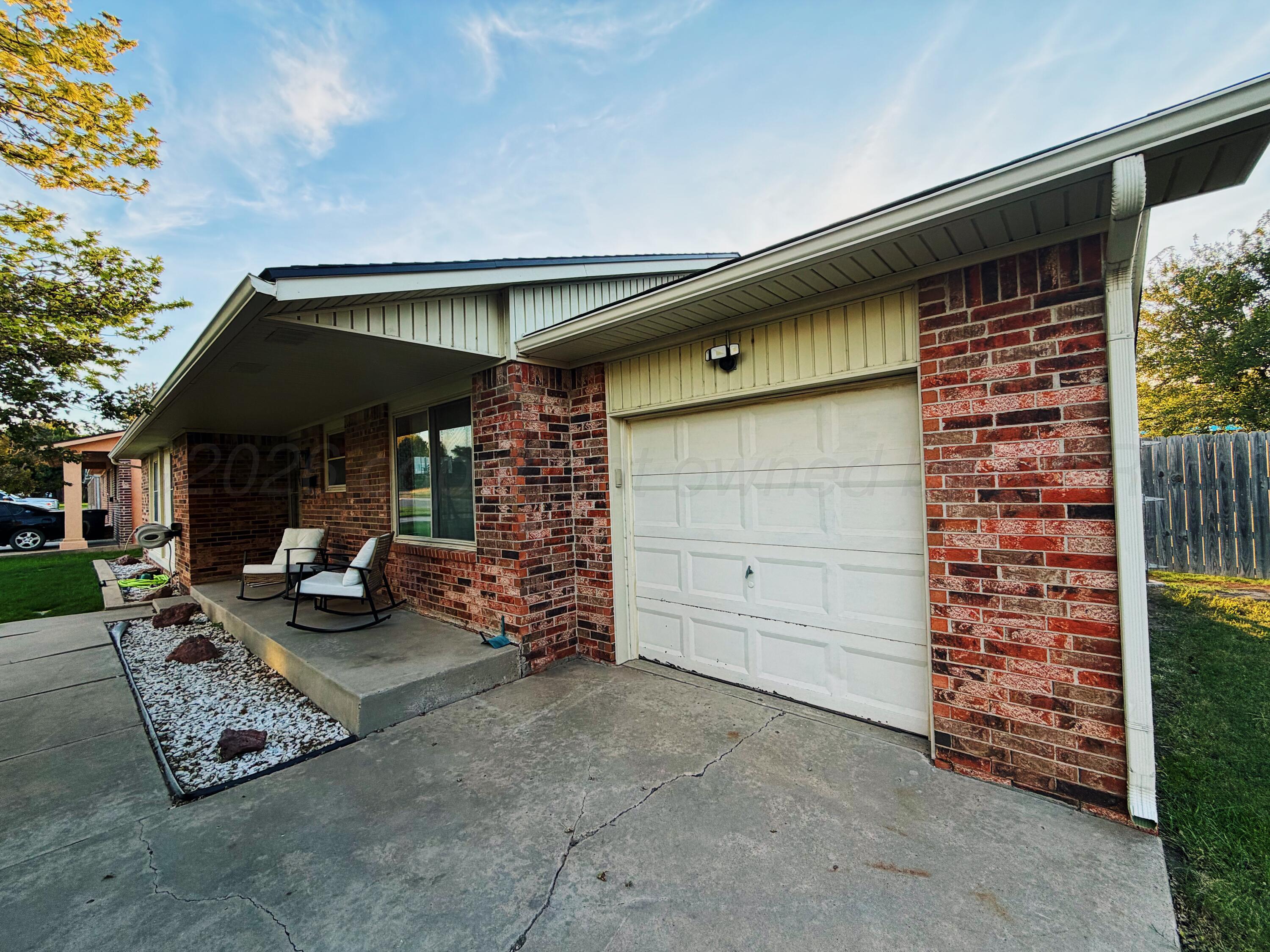 606 S Indiana Street Property Photo 2